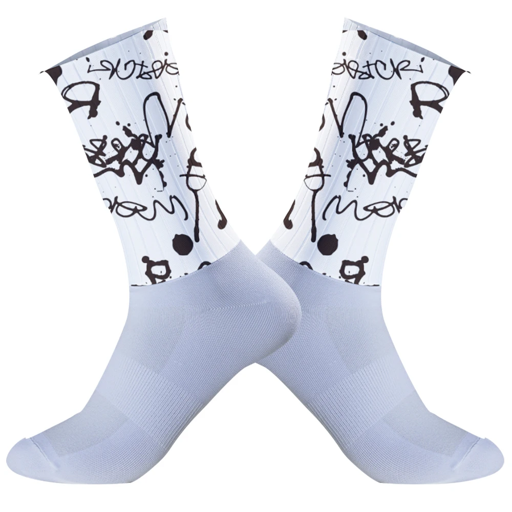 Велосипедные носки с противоскользящим силиконовым дном и дышащей сеткой, легкие и удобные, не душные на ногах.
Велосипедные носки с противоскользящим силиконовым дном и дышащей сеткой, легкие и удобные, не душные на ногах.