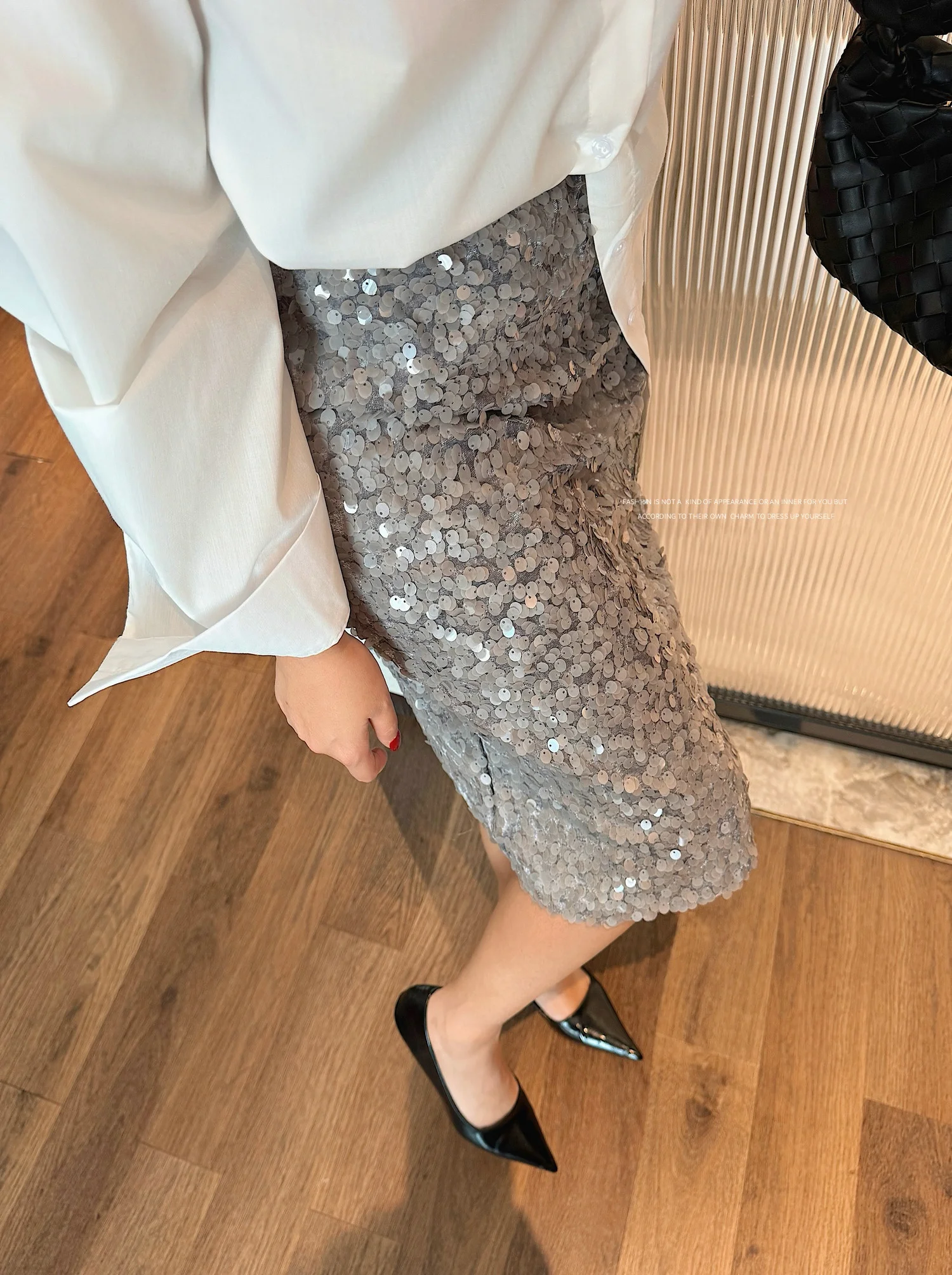 Юбка миди JINGONI с пайетками, прямая, с завышенной талией, на резинке, новая коллекция ранней весны, стройнящая, больших размеров
Юбка миди JINGONI с пайетками, прямая, с завышенной талией, на резинке, новая коллекция ранней весны, стройнящая, больших размеров