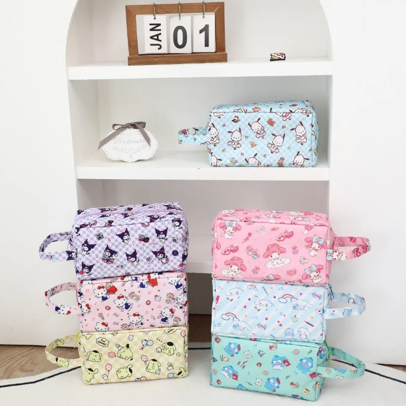 Пенал с рисунком Cinnamoroll, большая емкость, портативная ручная сумка для хранения косметики, студенческие канцелярские принадлежности, подарки для друзей
Пенал с рисунком Cinnamoroll, большая емкость, портативная ручная сумка для хранения косметики, студенческие канцелярские принадлежности, подарки для друзей
