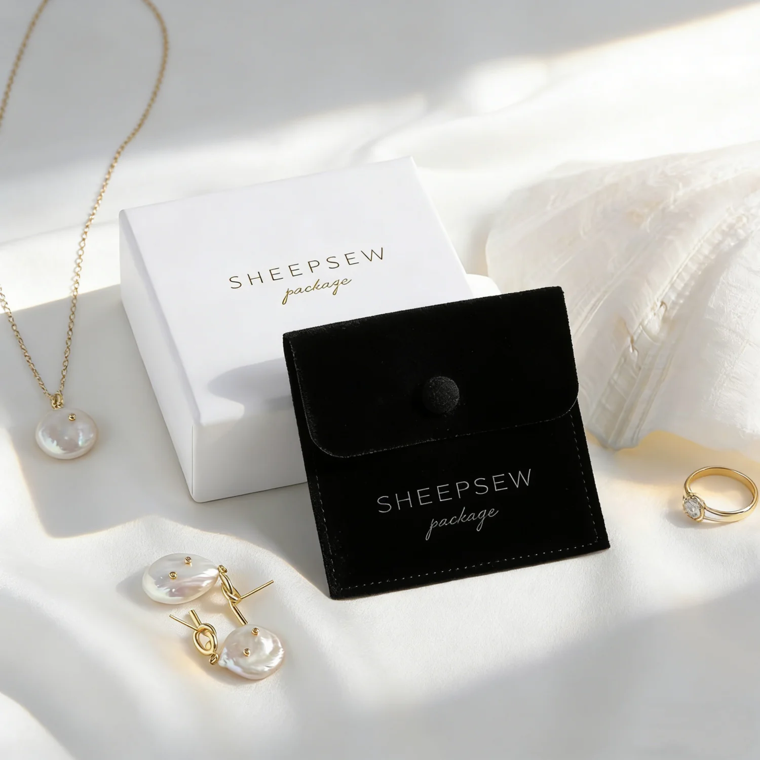 Custom Logo Jewelry Packaging Set Microfiber Jewelry Gift Bag Slide Drawer Box With Foam For Earring Ring Necklace
Custom Logo Jewelry Packaging Set Microfiber Jewelry Gift Bag Slide Drawer Box With Foam For Earring Ring Necklace