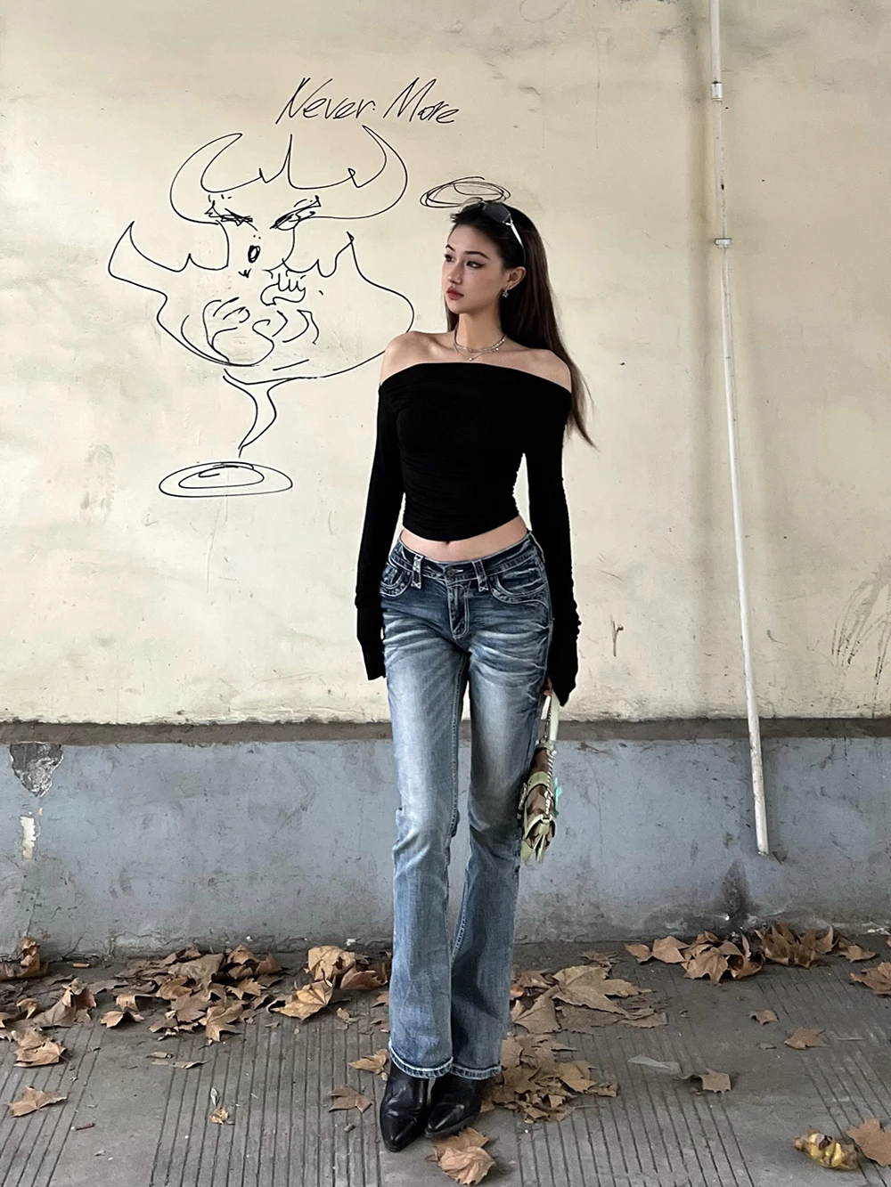 Женские джинсы из эластичного денима в стиле ретро с пряной девушкой, облегающие джинсы со средней талией, весна 2024
Женские джинсы из эластичного денима в стиле ретро с пряной девушкой, облегающие джинсы со средней талией, весна 2024