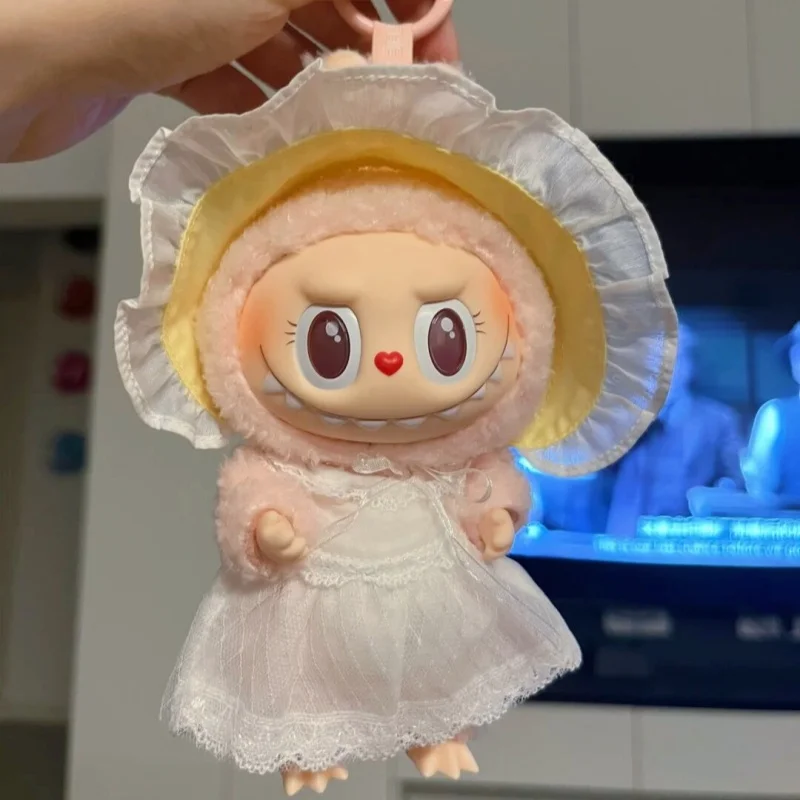 Лидер продаж 2024, реплика 1:1, серия Monster Labubu, весенняя модель куклы Лизы, же виниловая подвеска для детей, подарки на день рождения
Лидер продаж 2024, реплика 1:1, серия Monster Labubu, весенняя модель куклы Лизы, же виниловая подвеска для детей, подарки на день рождения