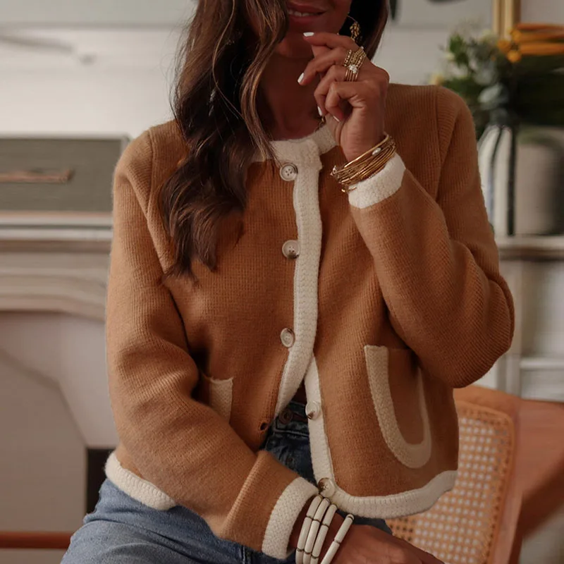 Fashion Contrasting Colors Knitted Jacket Women's Casual O-neck Long Sleeve Short Coats Elegant Single breasted Sweater Cardigan
Fashion Contrasting Colors Knitted Jacket Women's Casual O-neck Long Sleeve Short Coats Elegant Single breasted Sweater Cardigan