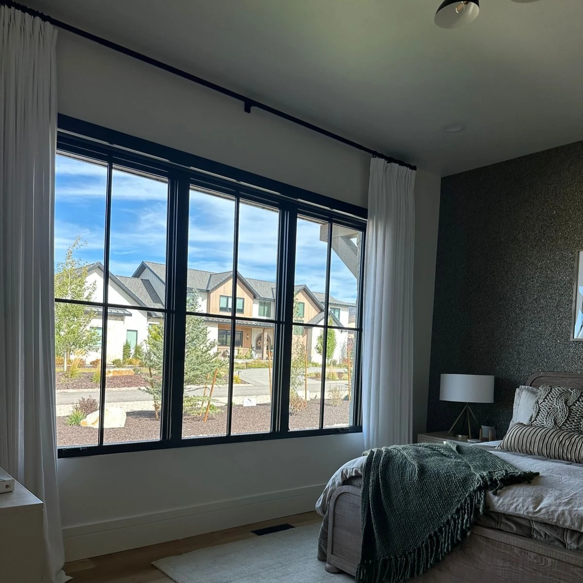 Aluminum Glass Casement Window System Easy Installation for Residential Apartments Grilled Design Casement Windows with Screens
Aluminum Glass Casement Window System Easy Installation for Residential Apartments Grilled Design Casement Windows with Screens