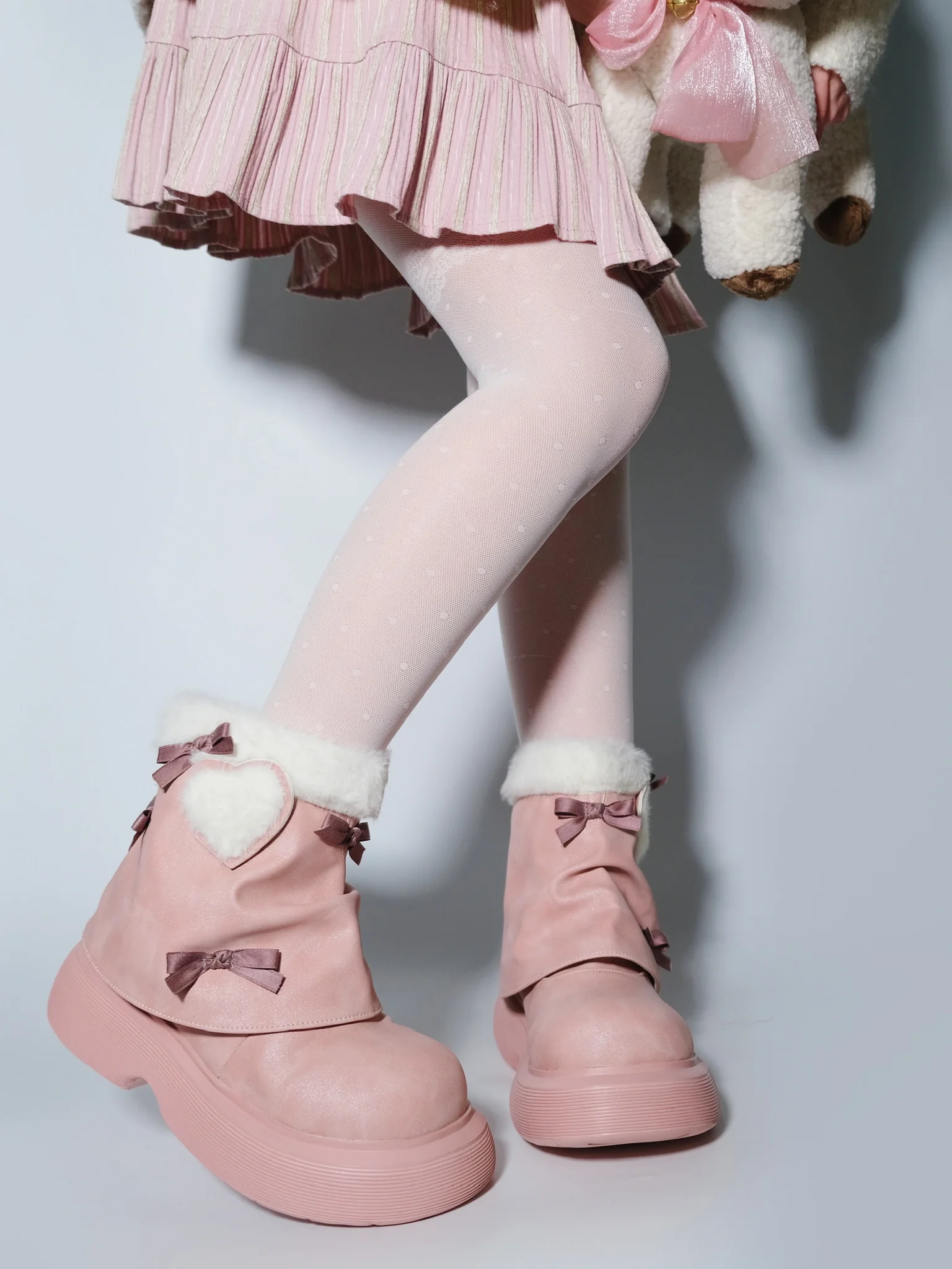 Japanese Denim Original Sweet Lolita Shoes Autumn and Winter New Short Boots Two Wear Snow Boots Velvet Platform Shoes for Women
Japanese Denim Original Sweet Lolita Shoes Autumn and Winter New Short Boots Two Wear Snow Boots Velvet Platform Shoes for Women