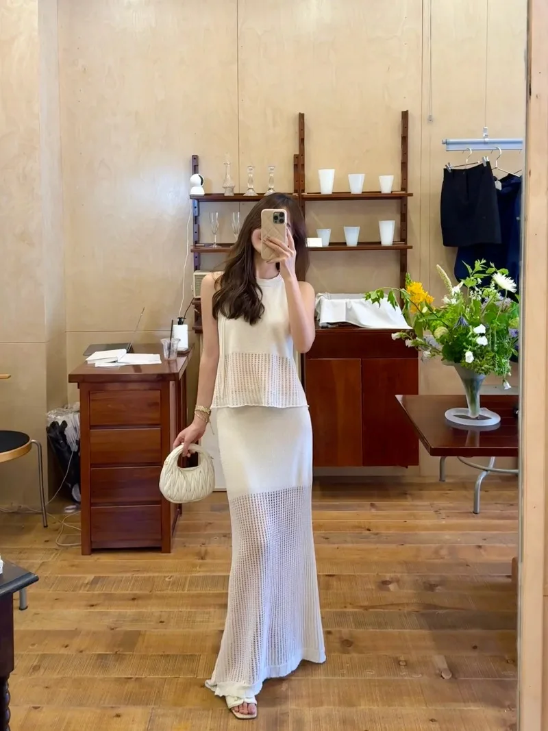 Office Lady Suit Women's Spring and Summer Hollow Out Knitted Vest High Waist Long Skirt Two-piece Set Fashion Female Clothes
Office Lady Suit Women's Spring and Summer Hollow Out Knitted Vest High Waist Long Skirt Two-piece Set Fashion Female Clothes