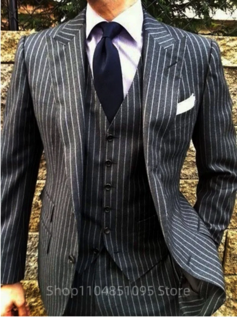 Fashion New Men Boutique Business Wedding Suit Gray Striped Coat Pants Vest 3Pcs Set Dress Smart Casual Groom Men's clothing
Fashion New Men Boutique Business Wedding Suit Gray Striped Coat Pants Vest 3Pcs Set Dress Smart Casual Groom Men's clothing