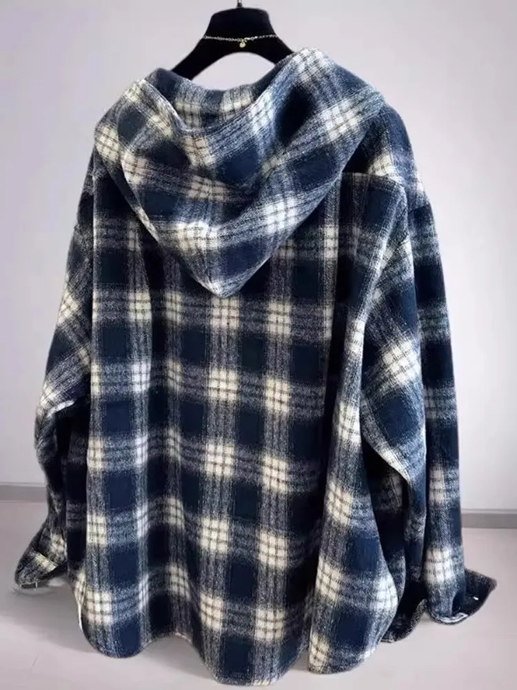 Loose Women's Plaid Shirt Coat with Hat Brushed Fabric Casual Top Button Style French Style Long Sleeve V-Neck Mid-Length Coat
Loose Women's Plaid Shirt Coat with Hat Brushed Fabric Casual Top Button Style French Style Long Sleeve V-Neck Mid-Length Coat