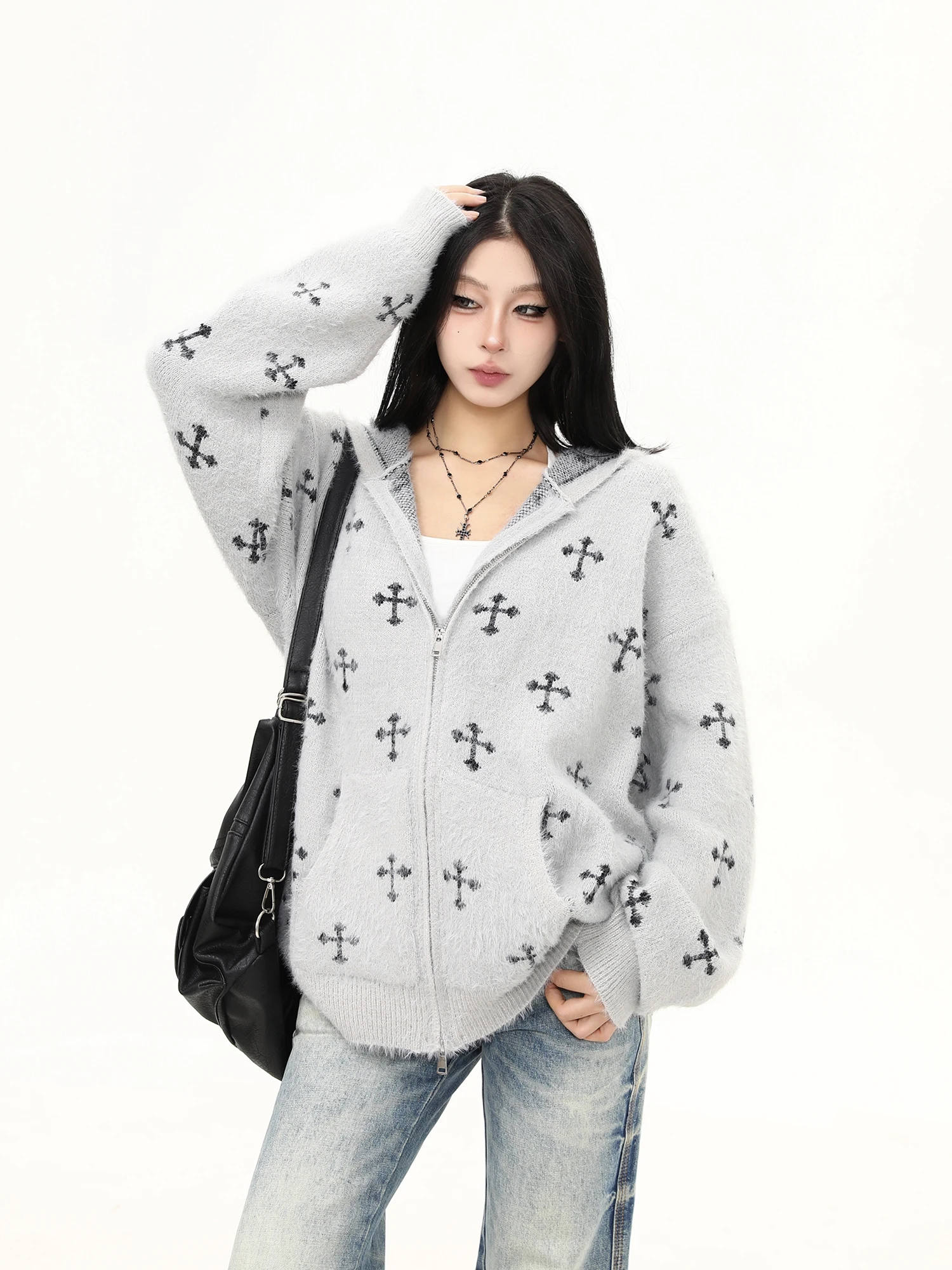 Американский ретро-кардиган на молнии с капюшоном для женщин, повседневный универсальный топ в уличном стиле, с длинными рукавами, стандартный крой, теплый
Американский ретро-кардиган на молнии с капюшоном для женщин, повседневный универсальный топ в уличном стиле, с длинными рукавами, стандартный крой, теплый