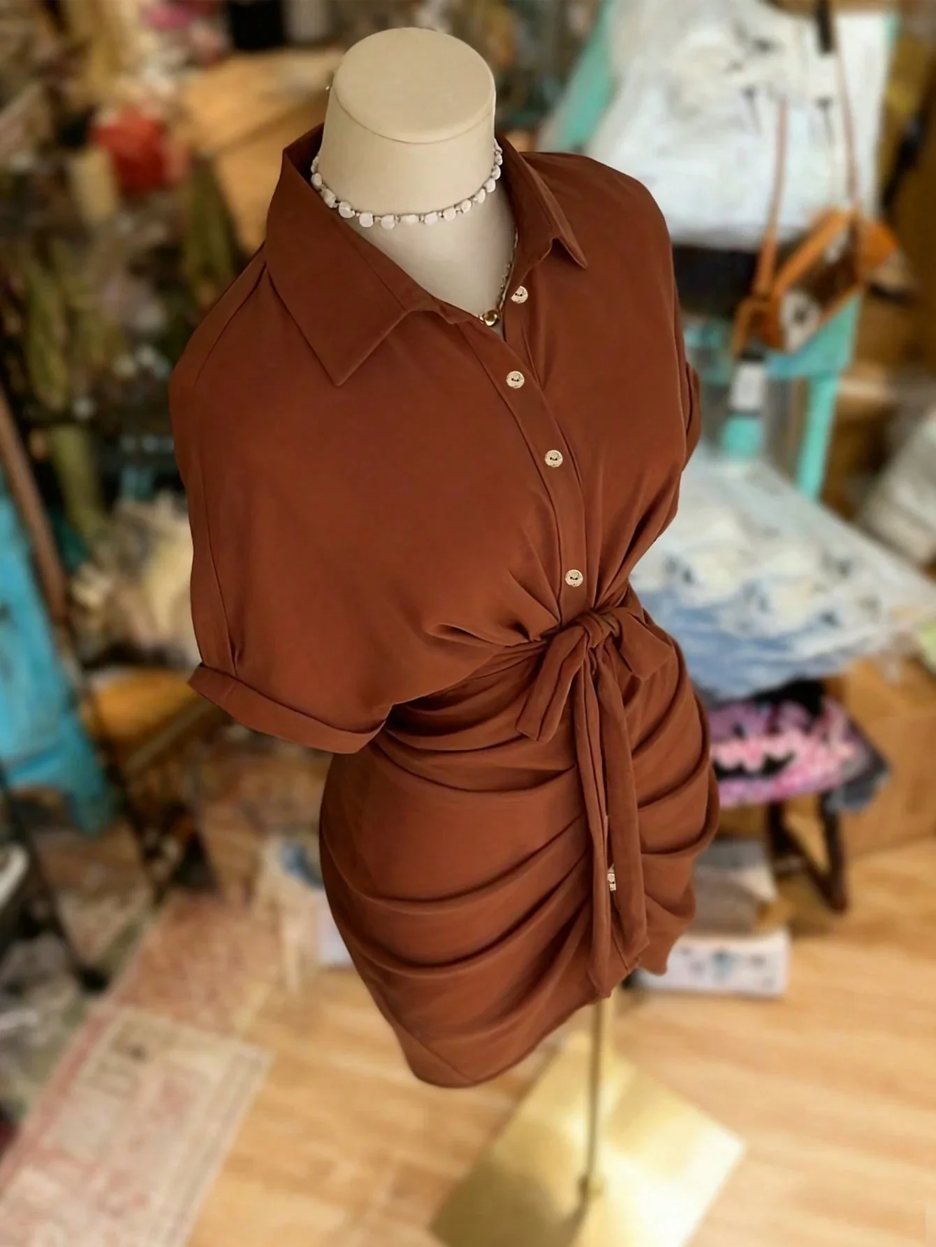 Collared Single-Breasted Tie-Waist Short Sleeve Shirt Dress
Collared Single-Breasted Tie-Waist Short Sleeve Shirt Dress