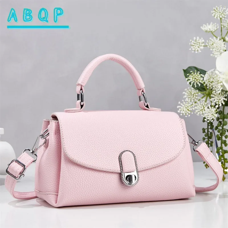 NEW Women's Handbag Fashion Trend Women's Shoulder Messenger Bag Luxury Brand Casual Women's Bag High Quality Large Capacity
NEW Women's Handbag Fashion Trend Women's Shoulder Messenger Bag Luxury Brand Casual Women's Bag High Quality Large Capacity