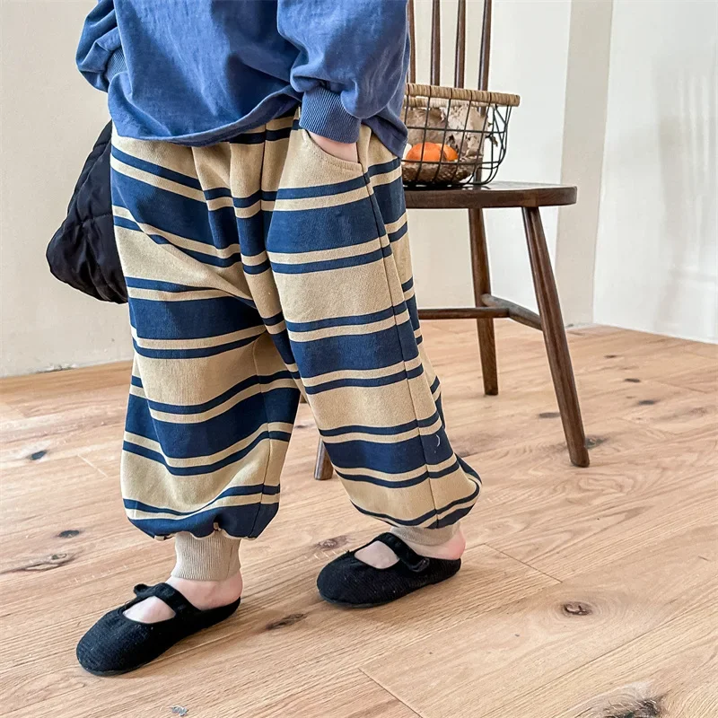 Korean style Spring Kids pants Boys fashion striped sweatpants Girls soft loose sports Trousers
Korean style Spring Kids pants Boys fashion striped sweatpants Girls soft loose sports Trousers