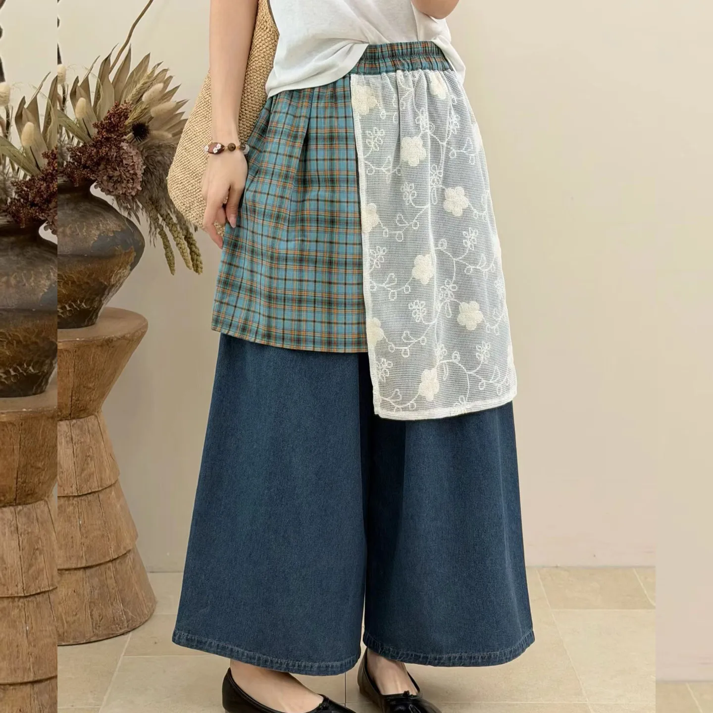 Japanese Mori Girl Vintage Plaid Lace Patchwork Denim Wide Leg Pants Women Spring Elastic Waist Casual Loose Straight Jeans
Japanese Mori Girl Vintage Plaid Lace Patchwork Denim Wide Leg Pants Women Spring Elastic Waist Casual Loose Straight Jeans