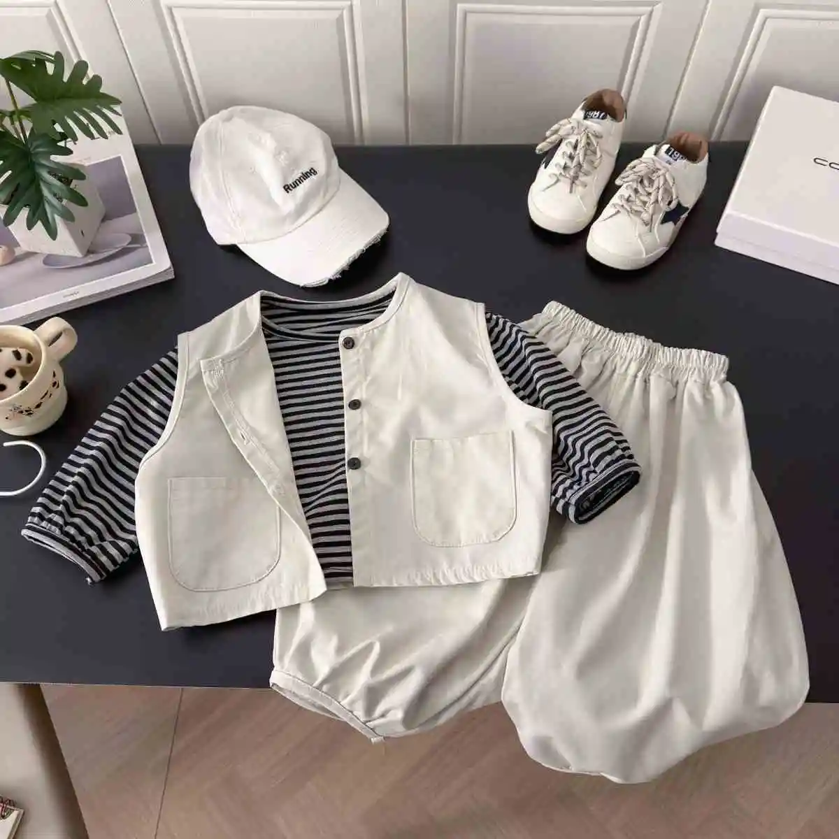 Baby Boy Clothing Set Spring Autumn Plaid Base Shirt + Vest + Casual Pants Three-Piece Suit for Children
Baby Boy Clothing Set Spring Autumn Plaid Base Shirt + Vest + Casual Pants Three-Piece Suit for Children