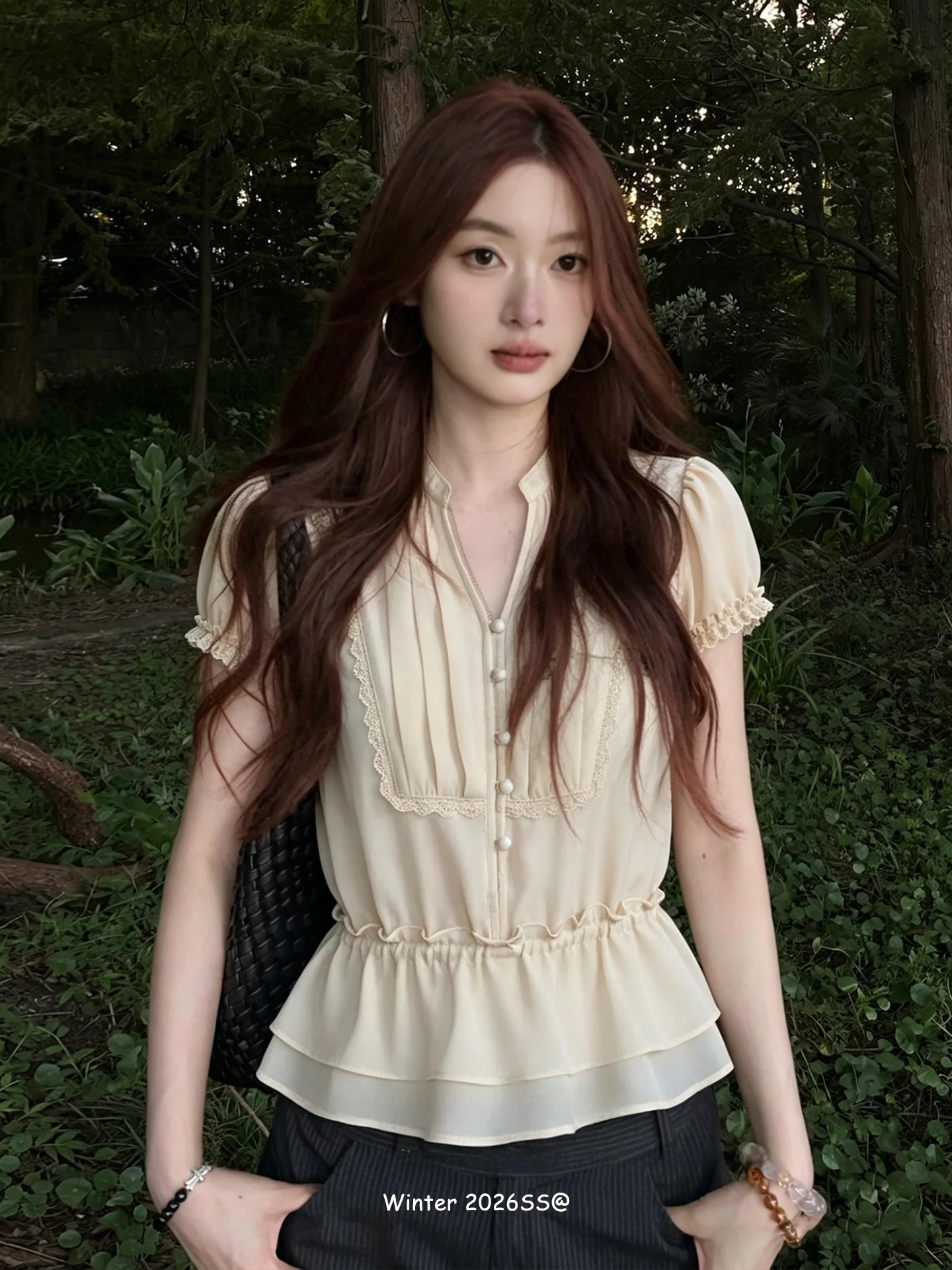 Korean Style Women's Short Sleeve Chiffon Shirt V-Neck Lace Trim Waist-Cinching Slimming Light Yellow Top Summer Fashion
Korean Style Women's Short Sleeve Chiffon Shirt V-Neck Lace Trim Waist-Cinching Slimming Light Yellow Top Summer Fashion