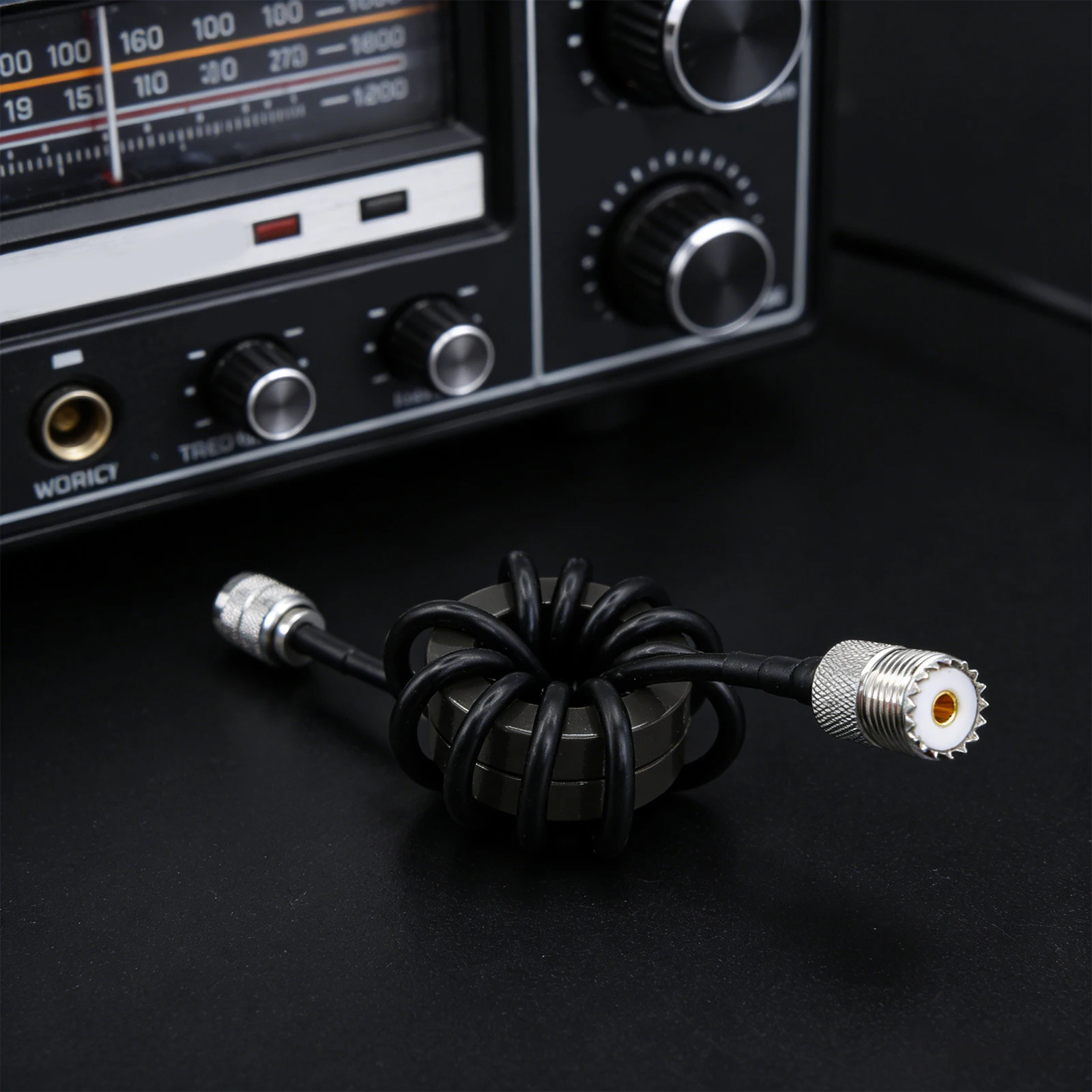 1.8-30 MHz Short Wave Choke Magnetic Ring HF Choke Balun Magnetic Core for High-Frequency Shortwave Radio Testing
1.8-30 MHz Short Wave Choke Magnetic Ring HF Choke Balun Magnetic Core for High-Frequency Shortwave Radio Testing