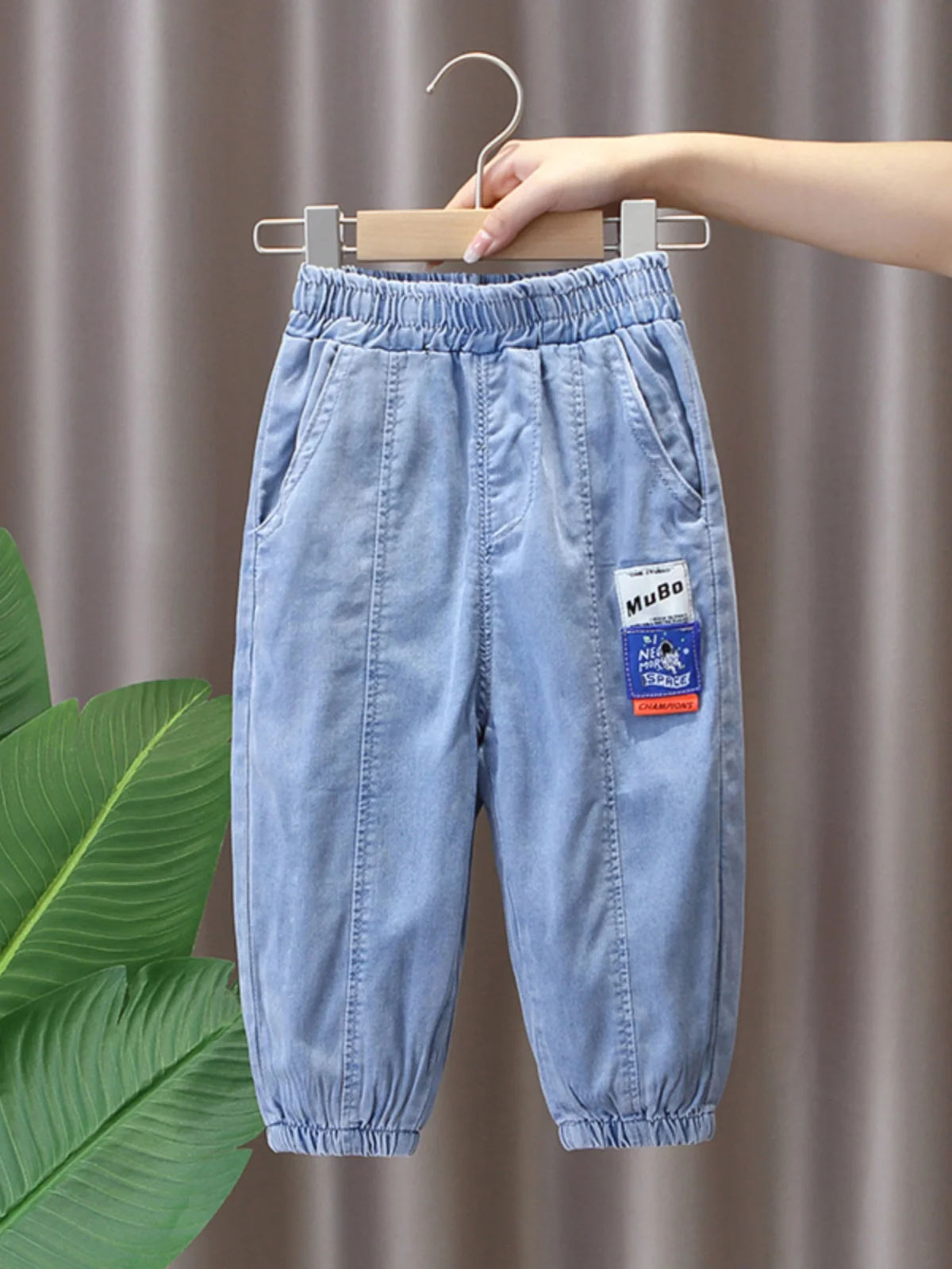 Легкие летние повседневные брюки для мальчиков из дышащего шелкового денима, устойчивые к укусам комаров, для детей и малышей
Легкие летние повседневные брюки для мальчиков из дышащего шелкового денима, устойчивые к укусам комаров, для детей и малышей