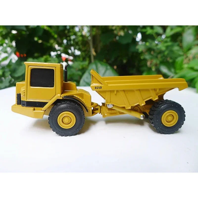 NORSCOT Diecast 1/64 Scale D25D Articulated Truck Engineering Car Alloy Model Simulation Static Display Collection Gift
NORSCOT Diecast 1/64 Scale D25D Articulated Truck Engineering Car Alloy Model Simulation Static Display Collection Gift