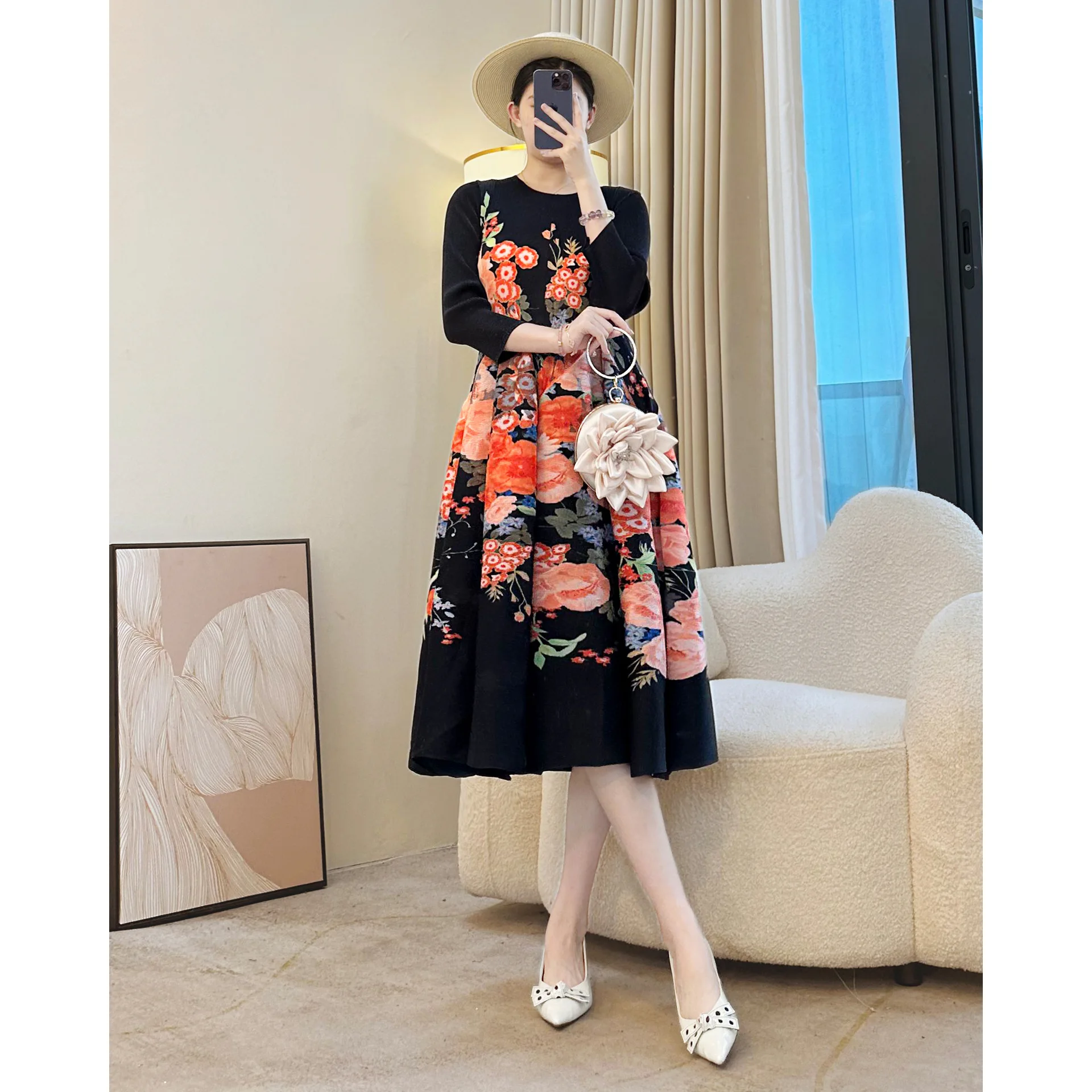 Miyake Pleated Dress for Women, Black, O-neck Long Sleeves, Splicing, Printing, Loose and Elegant A-line Skirt, 2025 New Autumn
Miyake Pleated Dress for Women, Black, O-neck Long Sleeves, Splicing, Printing, Loose and Elegant A-line Skirt, 2025 New Autumn