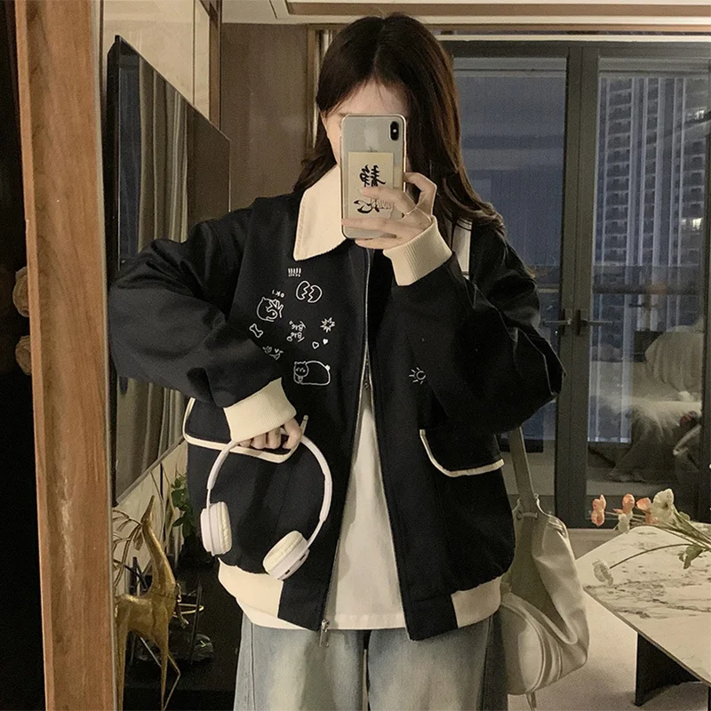 Бейсбольная куртка с буквой M, женская, осенняя, уличная, с нашивками, стеганая, быстросохнущая, с длинными рукавами, защита от падений, модный градиентный топ, ретро
Бейсбольная куртка с буквой M, женская, осенняя, уличная, с нашивками, стеганая, быстросохнущая, с длинными рукавами, защита от падений, модный градиентный топ, ретро