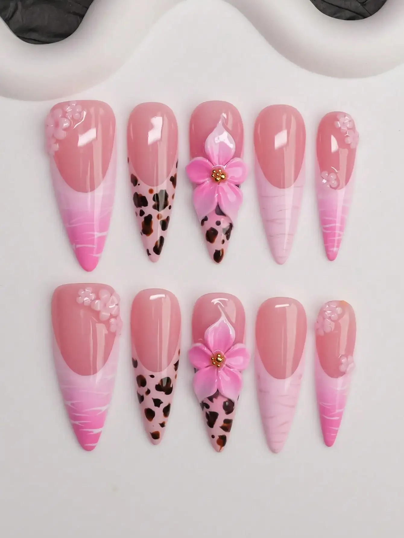 10pcs/Set Handmade Almond-Shaped Y2K Baddie Style Press-On Nails, Nude & Pink Color With French Tips, Floral, Leopard, Daisy, Zebra Patterns, Shiny Finish, Suitable For Party, Wedding, Daily Wear, Includes Tool Kit, Great Gift For Women & Girls
10pcs/Set Handmade Almond-Shaped Y2K Baddie Style Press-On Nails, Nude & Pink Color With French Tips, Floral, Leopard, Daisy, Zebra Patterns, Shiny Finish, Suitable For Party, Wedding, Daily Wear, Includes Tool Kit, Great Gift For Women & Girls