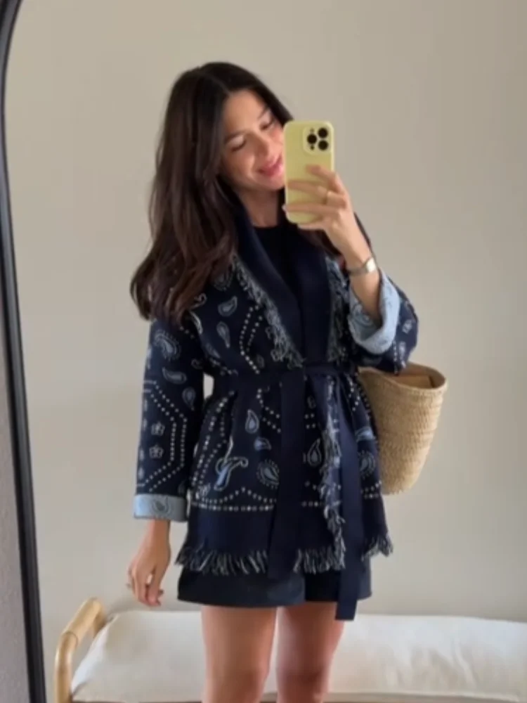 Casual Print Tassels Women's Cardigan V-Neck Lace Up Full Sleeve Spliced Sweaters 2025 Autumn Lady All-match Kintwears
Casual Print Tassels Women's Cardigan V-Neck Lace Up Full Sleeve Spliced Sweaters 2025 Autumn Lady All-match Kintwears