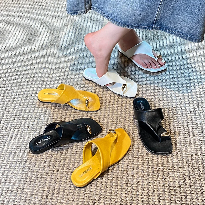 Square-toed toe-post holiday flat flip-flops for women, suitable for outdoor wear
Square-toed toe-post holiday flat flip-flops for women, suitable for outdoor wear