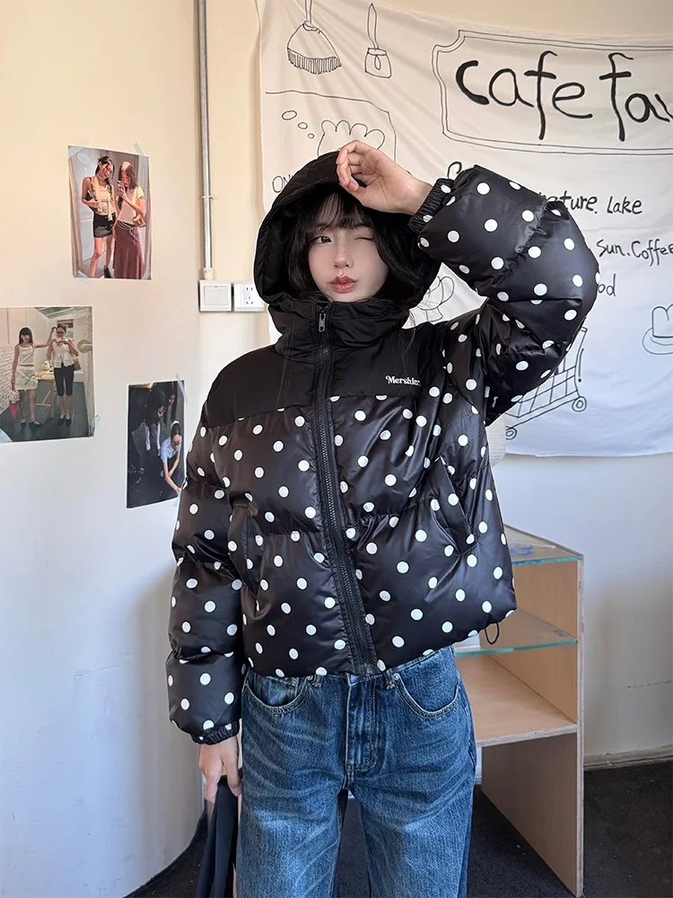URKR Korean Style Thickened Winter Coat Women's Cotton Jacket with Hood Polka Dot Bread Style Warm Short Length Zipper Closure
URKR Korean Style Thickened Winter Coat Women's Cotton Jacket with Hood Polka Dot Bread Style Warm Short Length Zipper Closure