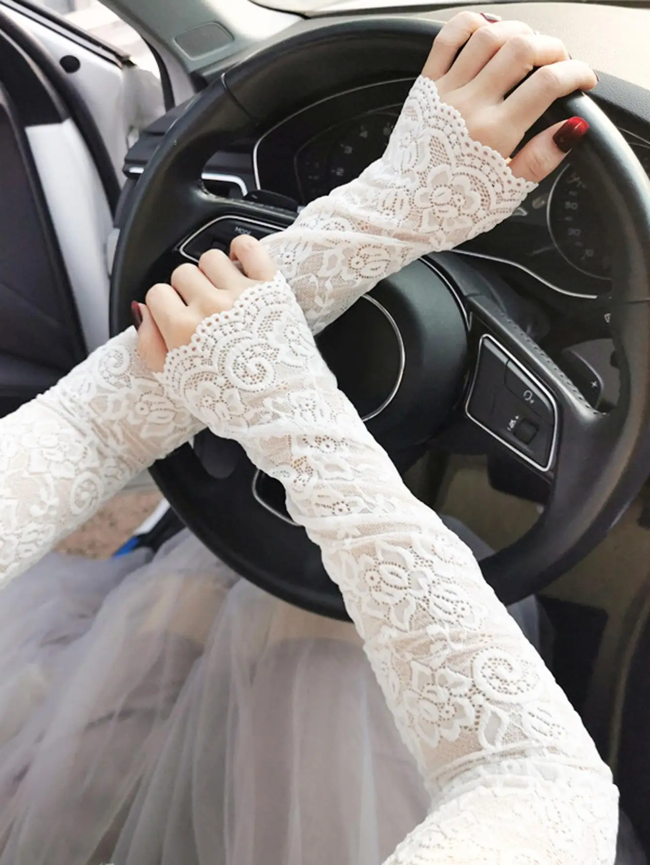 2pcs Women's Elegant Flower Lace Long Sleeve Arm Sleeves, Thin & Breathable, Uv Protection For Summer Driving Valentine's Day Valentines
2pcs Women's Elegant Flower Lace Long Sleeve Arm Sleeves, Thin & Breathable, Uv Protection For Summer Driving Valentine's Day Valentines