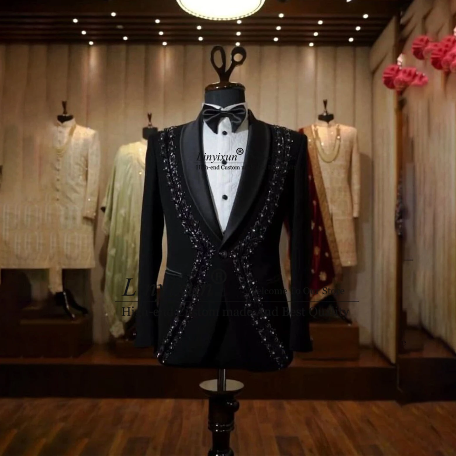Black Designer Hand Embroidered Tuxedos Men Suits Luxury Beads Male Party Prom Blazer Wedding Dinner 2 Pieces Sets Costume Homme
Black Designer Hand Embroidered Tuxedos Men Suits Luxury Beads Male Party Prom Blazer Wedding Dinner 2 Pieces Sets Costume Homme