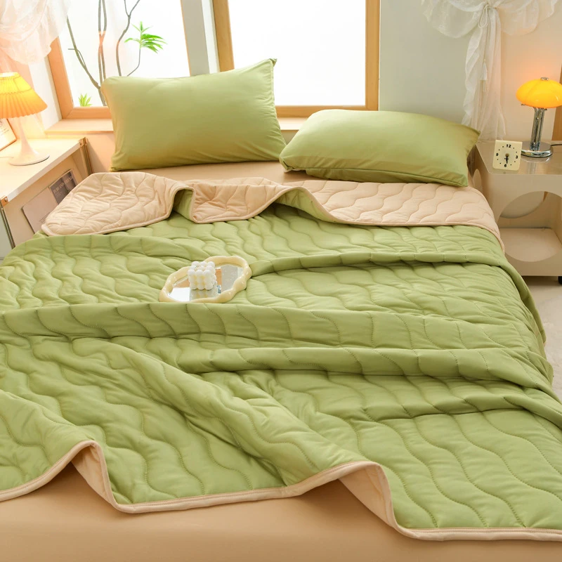 Spring Summer Thin Quilt 150x200cm/180x200cm Soft Lightweight Blanket Student Dormitory Cool Air Conditioning Quilt Washable
Spring Summer Thin Quilt 150x200cm/180x200cm Soft Lightweight Blanket Student Dormitory Cool Air Conditioning Quilt Washable