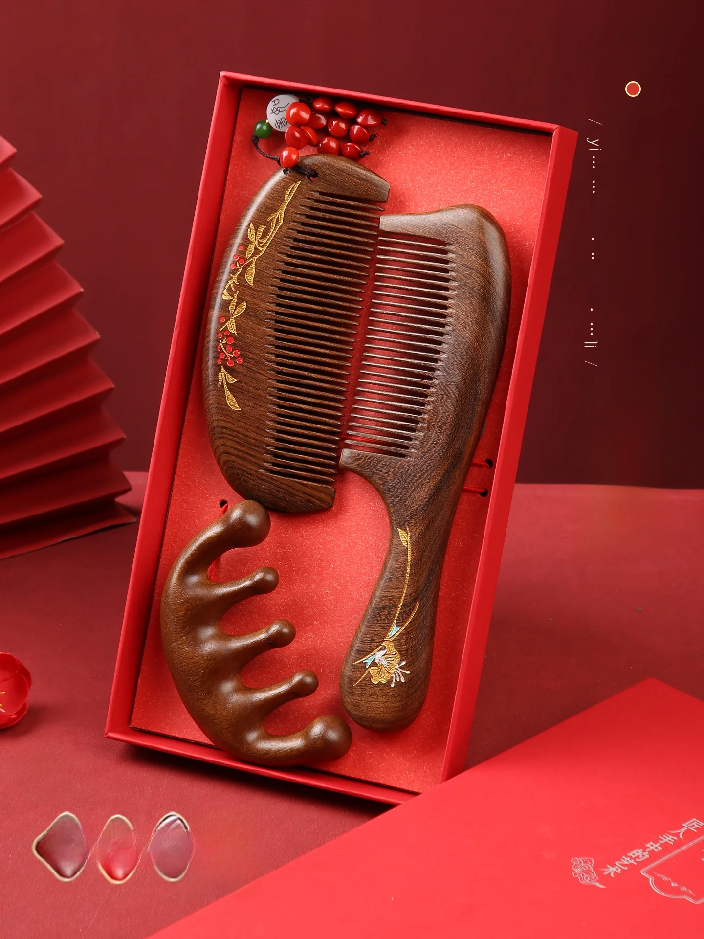 Valentine's Day Gift Creative Comb in Rosewood Box Practical Aesthetic Ideal for Girlfriend Best Friend New Couple
Valentine's Day Gift Creative Comb in Rosewood Box Practical Aesthetic Ideal for Girlfriend Best Friend New Couple