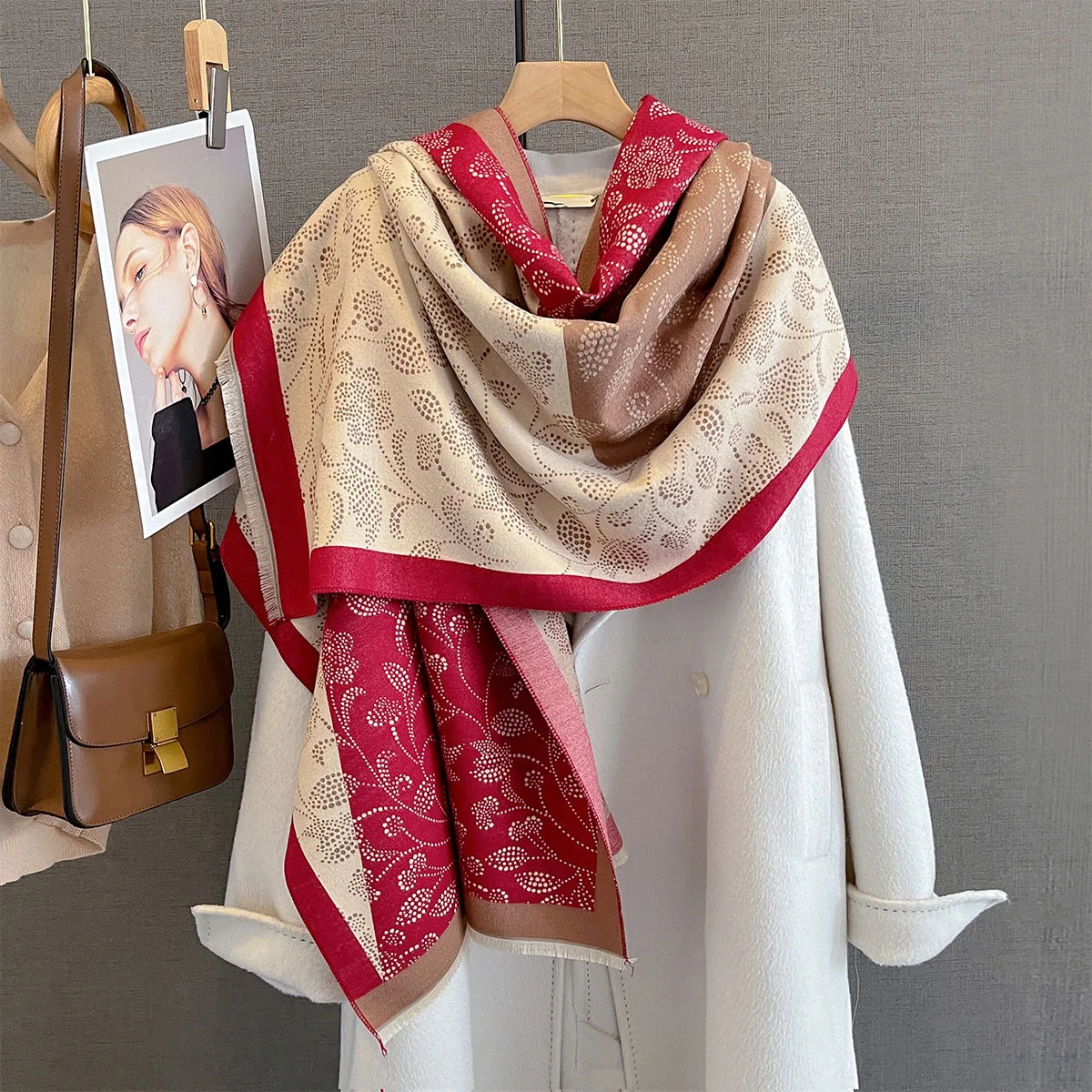 Новые женские и мужские универсальные шарфы, осенне-зимний шарф с цветными блоками, модная шаль для девочек, роскошный дизайн, шаль, пончо, Echarpe, пашмина
Новые женские и мужские универсальные шарфы, осенне-зимний шарф с цветными блоками, модная шаль для девочек, роскошный дизайн, шаль, пончо, Echarpe, пашмина