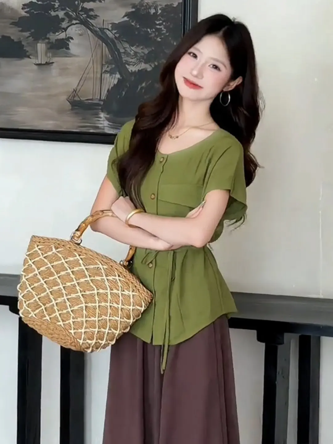 Laid-back Green Short-Sleeve Shirt Women's Summer New Design Sense Waist-Cinching Slimming Casual Top Button Closure
Laid-back Green Short-Sleeve Shirt Women's Summer New Design Sense Waist-Cinching Slimming Casual Top Button Closure