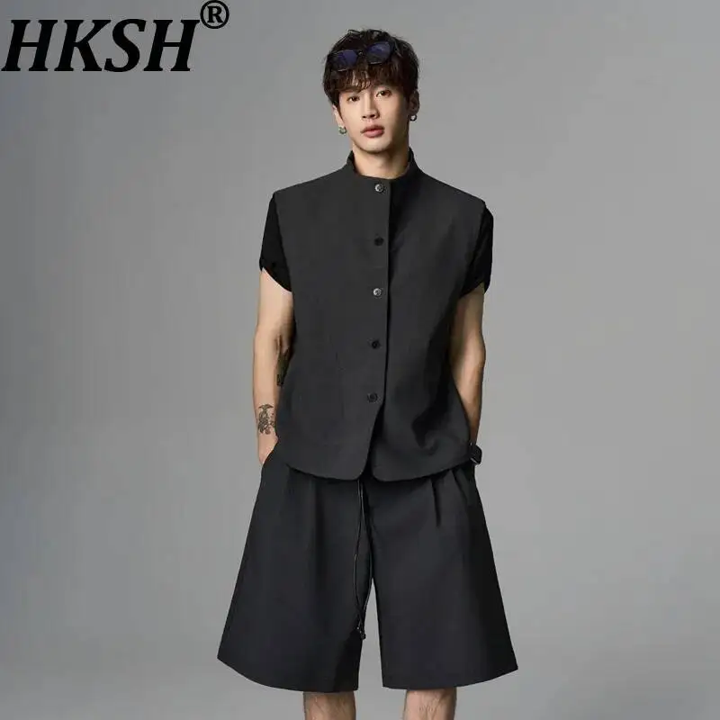 HKSH Summer New Men Tide Chic Ins Light Luxury Niche Personalized Stand Collar Buttoned Vibe Punk Vest Shorts Casual Set HK25436
HKSH Summer New Men Tide Chic Ins Light Luxury Niche Personalized Stand Collar Buttoned Vibe Punk Vest Shorts Casual Set HK25436