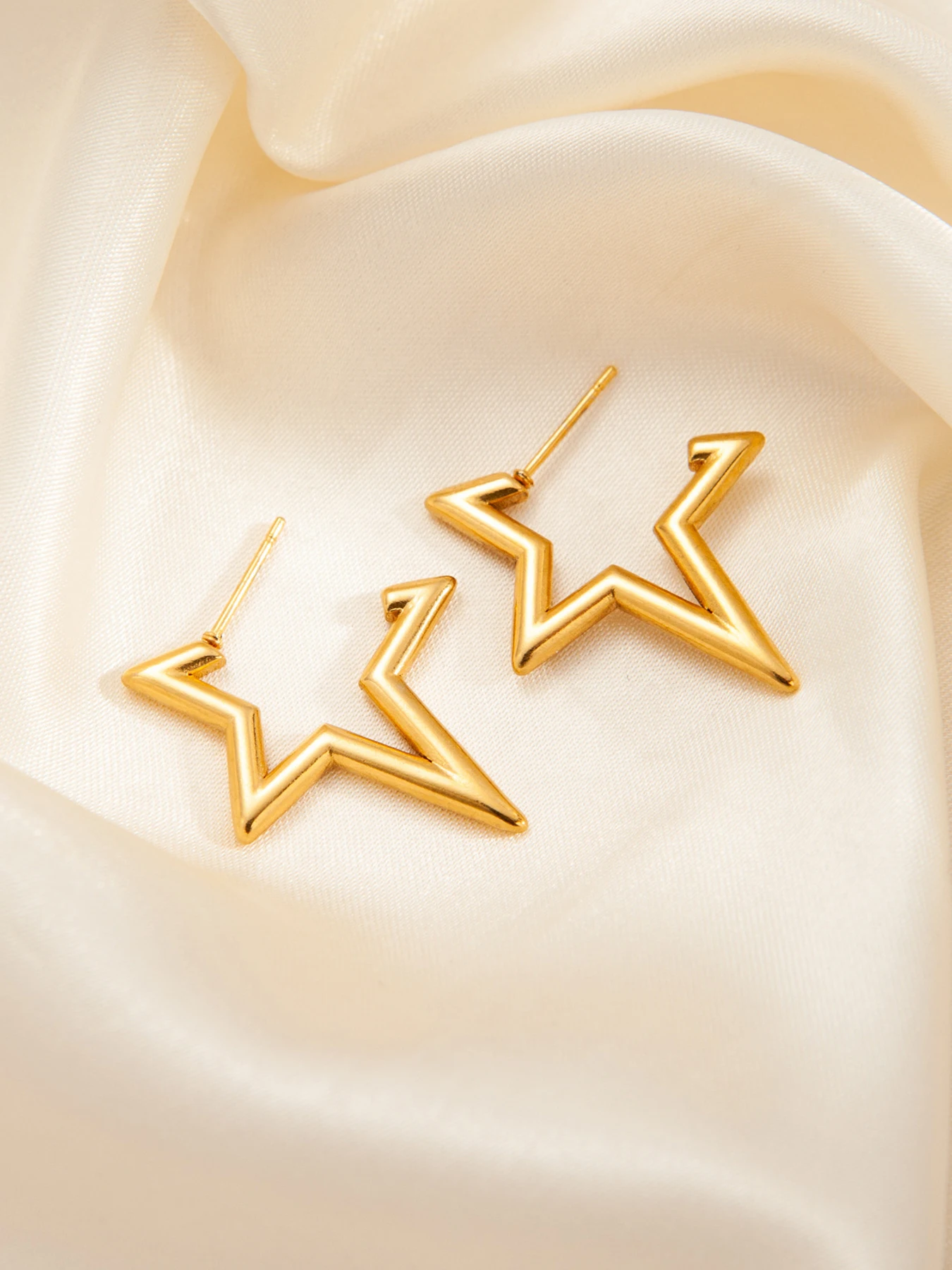 New Stainless Steel Vintage Geometric Stud Earrings, Fashion Five-Point Star Ear Jewelry, Asymmetrical Design, All Seasons
New Stainless Steel Vintage Geometric Stud Earrings, Fashion Five-Point Star Ear Jewelry, Asymmetrical Design, All Seasons