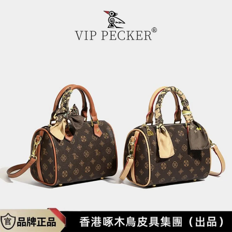 Famous Designer Women's Messenger Bag - Genuine Leather Crossbody Purse With Gold Hardware, Trendy Shoulder Bag For Ladies
Famous Designer Women's Messenger Bag - Genuine Leather Crossbody Purse With Gold Hardware, Trendy Shoulder Bag For Ladies