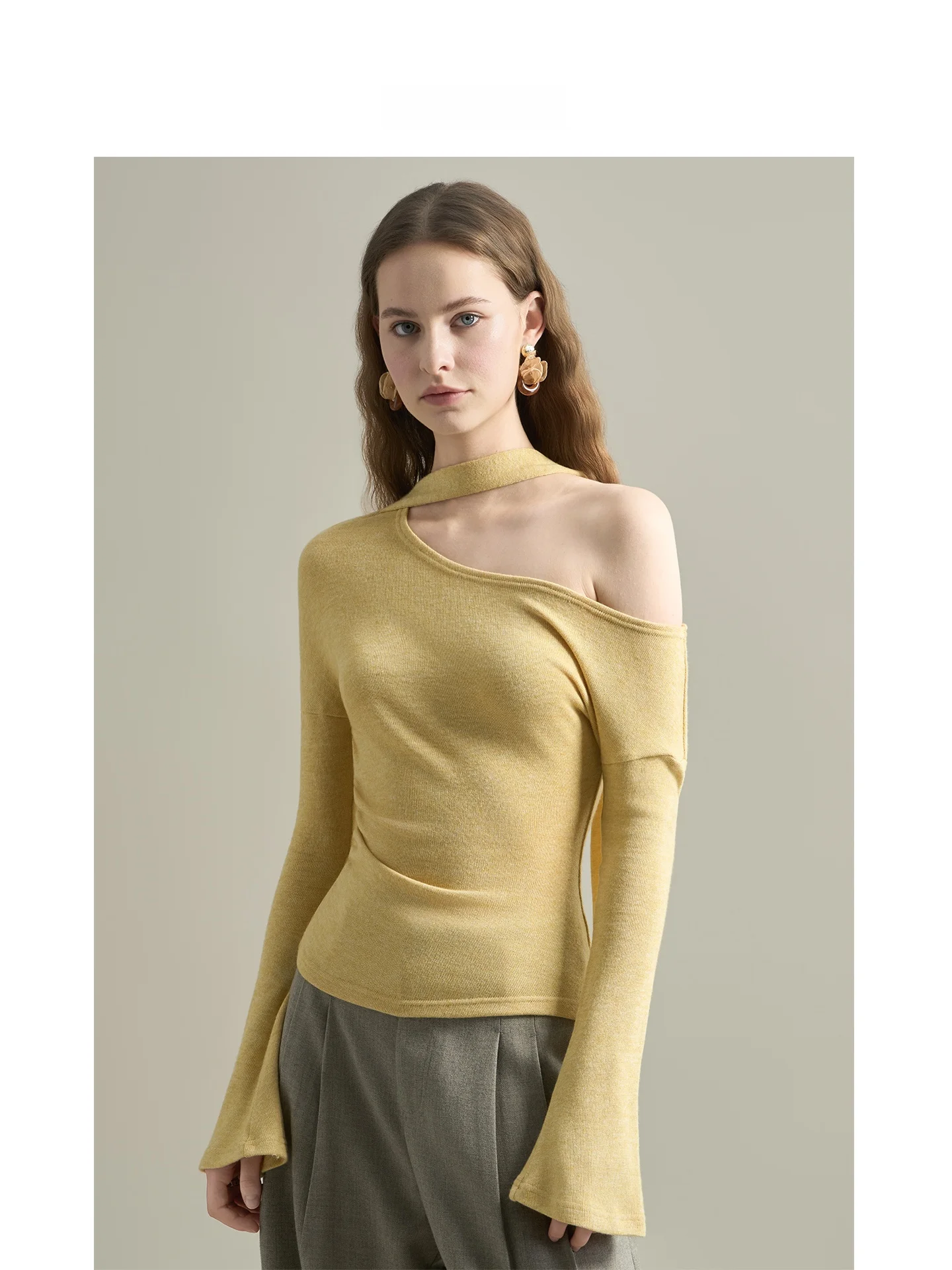 LIMONN Ele Sle Knitted oulder Bared Women's Top Light Yellow Slim Fit Long Sve Bell Sve T-irt for Autumn
LIMONN Ele Sle Knitted oulder Bared Women's Top Light Yellow Slim Fit Long Sve Bell Sve T-irt for Autumn