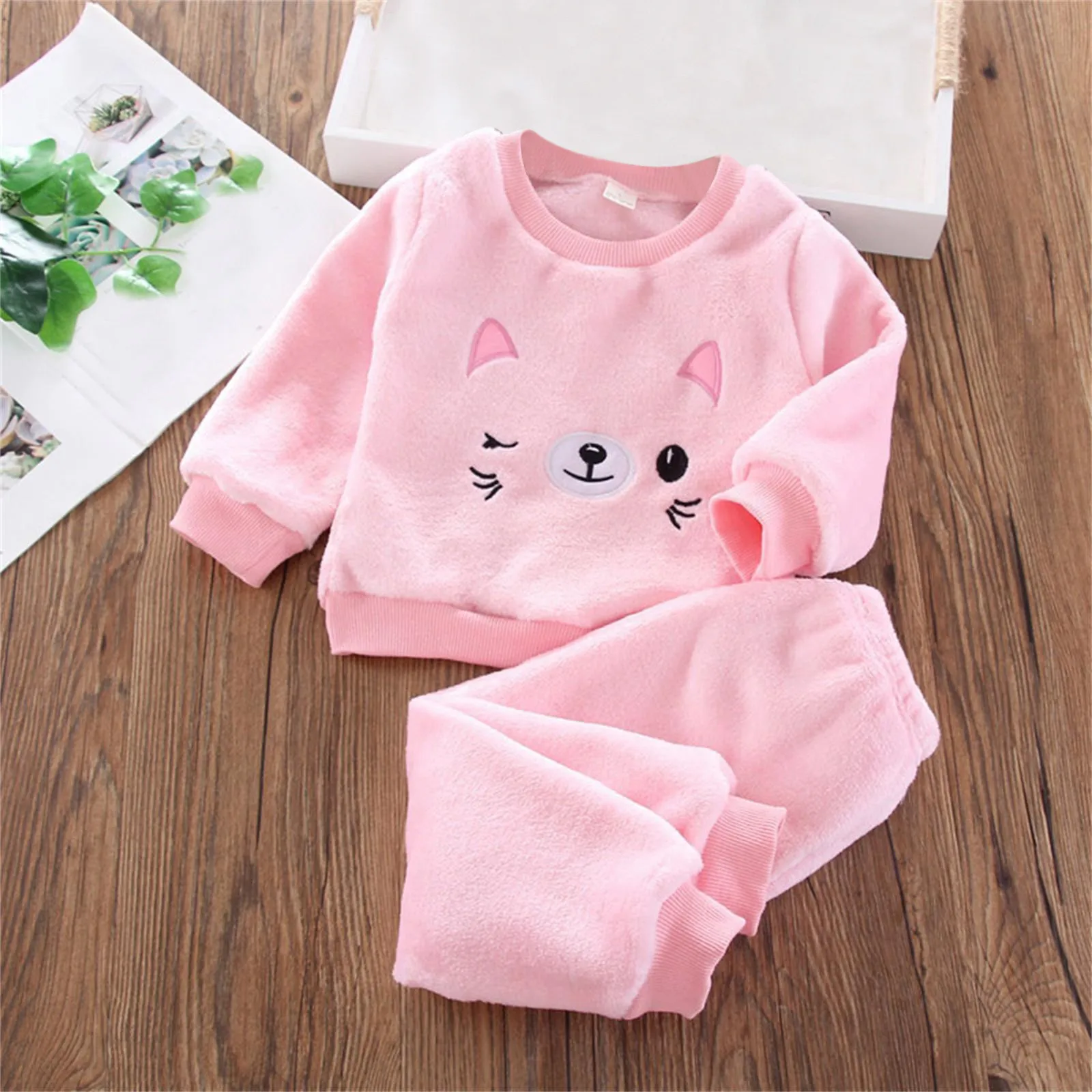 Children's Winter Warm Suit Boys Simple Plaid Long-Sleeved Jacket Casual Solid Color Trousers Thickened 2-Piece Set 9 M-5 Years
Children's Winter Warm Suit Boys Simple Plaid Long-Sleeved Jacket Casual Solid Color Trousers Thickened 2-Piece Set 9 M-5 Years