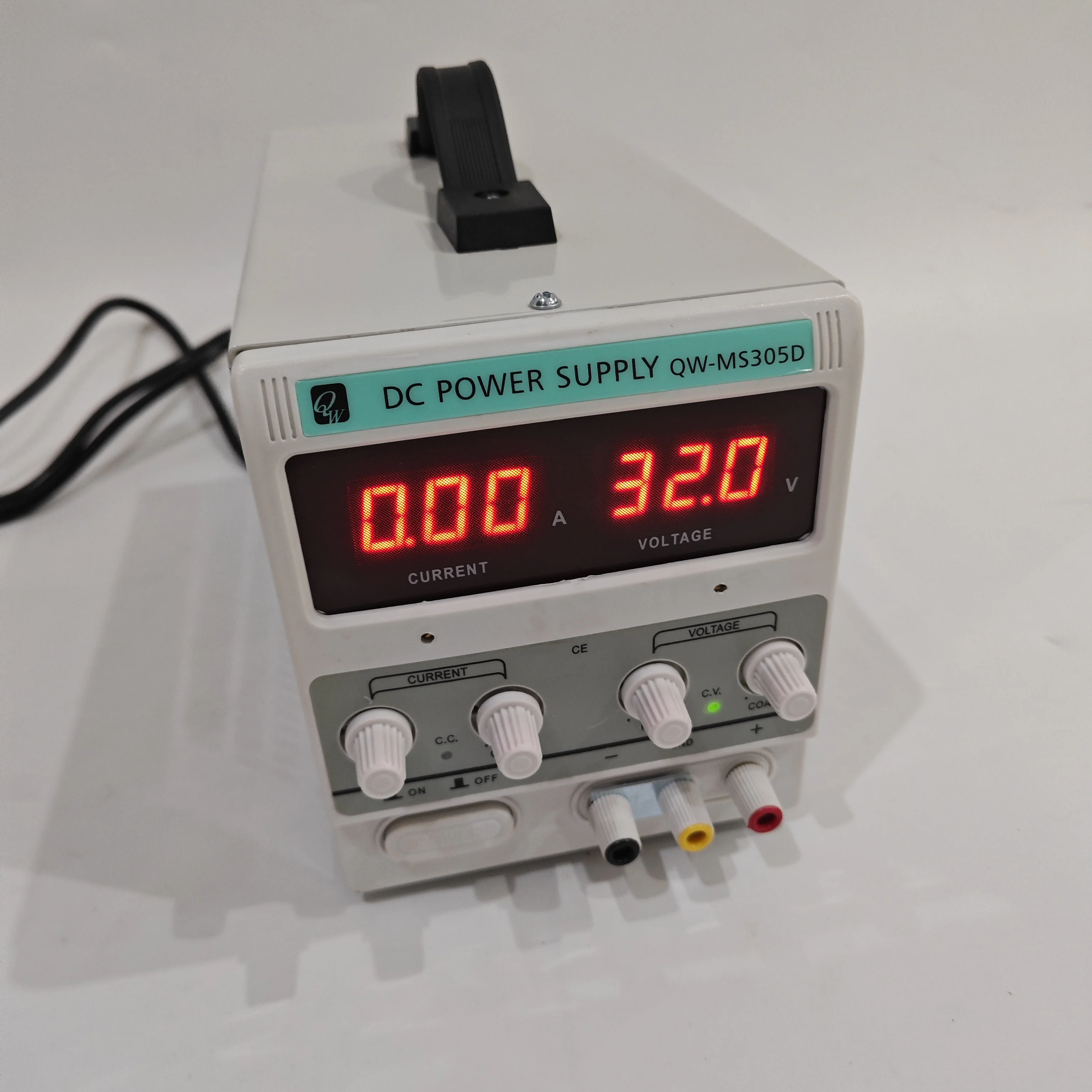 Регулируемый источник питания постоянного тока 30 В 5 А Прецизионный переменный цифровой лабораторный источник питания постоянного тока 110 В/220 В
Регулируемый источник питания постоянного тока 30 В 5 А Прецизионный переменный цифровой лабораторный источник питания постоянного тока 110 В/220 В