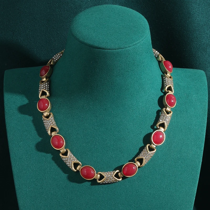 Vintage Oval Natural Stone Red Choker Necklace Short Shape Gold Color Women Luxury Brand Wedding Elegant Jewelry New Accessories
Vintage Oval Natural Stone Red Choker Necklace Short Shape Gold Color Women Luxury Brand Wedding Elegant Jewelry New Accessories