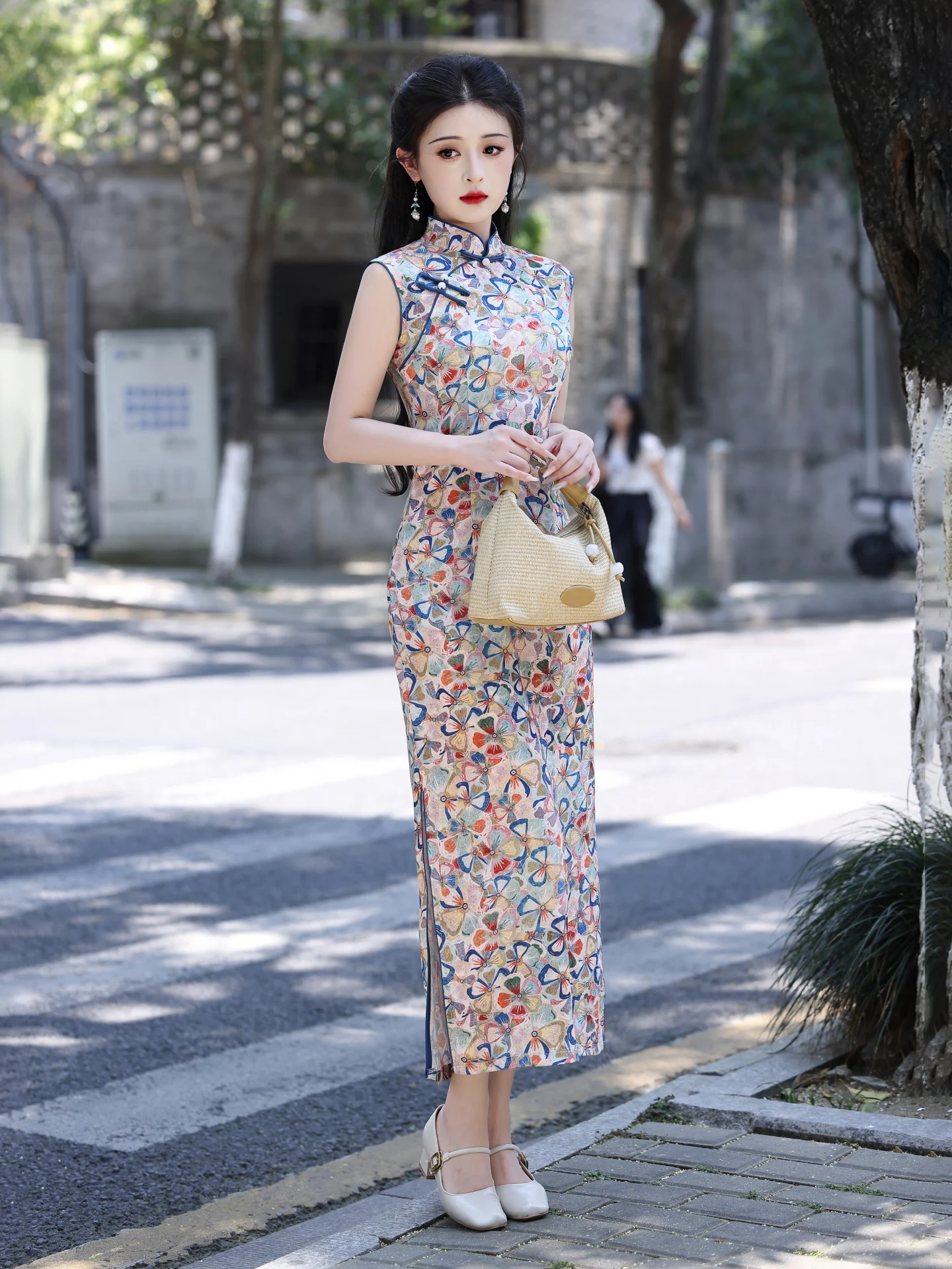 Новое китайское платье для девочек в винтажном стиле эпохи Китайской Республики, дышащее, с цветочным узором, в стиле ретро из Шанхая
Новое китайское платье для девочек в винтажном стиле эпохи Китайской Республики, дышащее, с цветочным узором, в стиле ретро из Шанхая