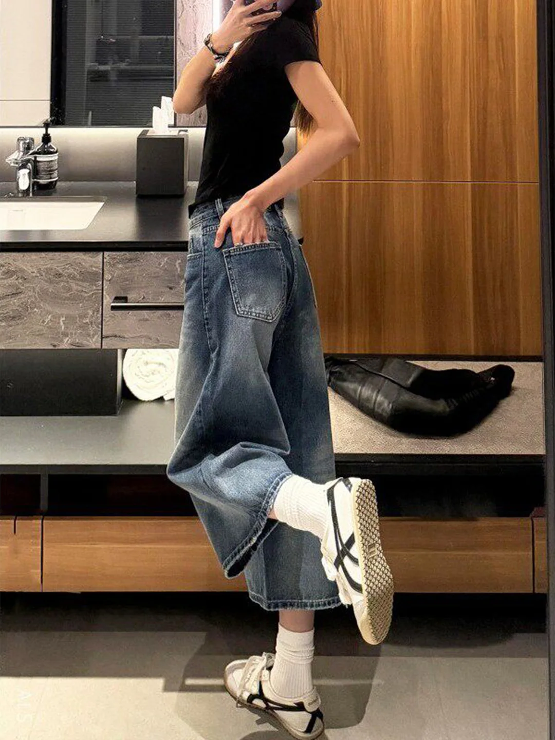 Retro American High Street Distressed Denim Seven-Foot Pants Women's Small Size Summer Loose Straight Wide Leg Shorts
Retro American High Street Distressed Denim Seven-Foot Pants Women's Small Size Summer Loose Straight Wide Leg Shorts