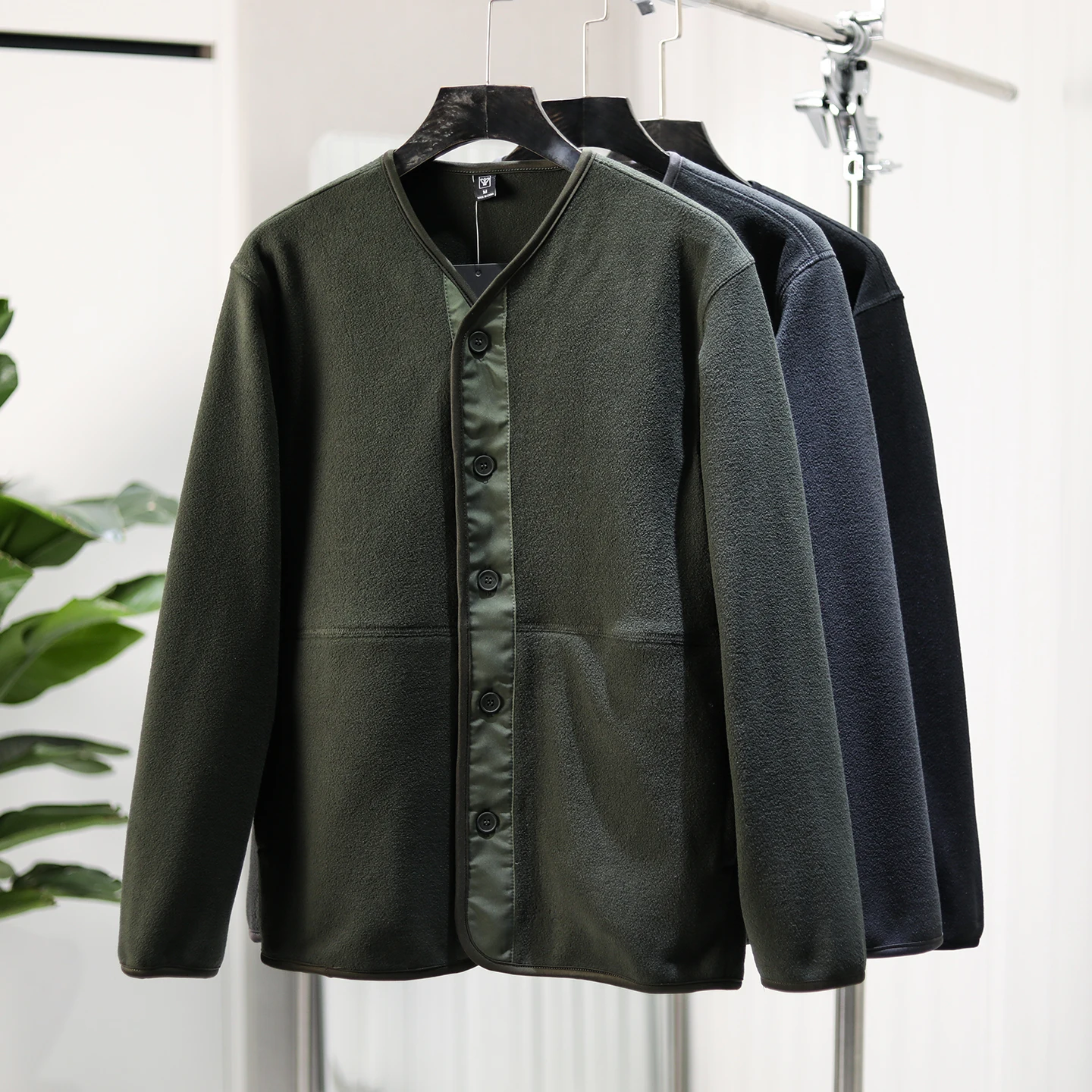 Двусторонний флисовый жилет: теплый повседневный мужской модный кардиган-куртка из полиэстера/нейлонового композитного волокна
Двусторонний флисовый жилет: теплый повседневный мужской модный кардиган-куртка из полиэстера/нейлонового композитного волокна