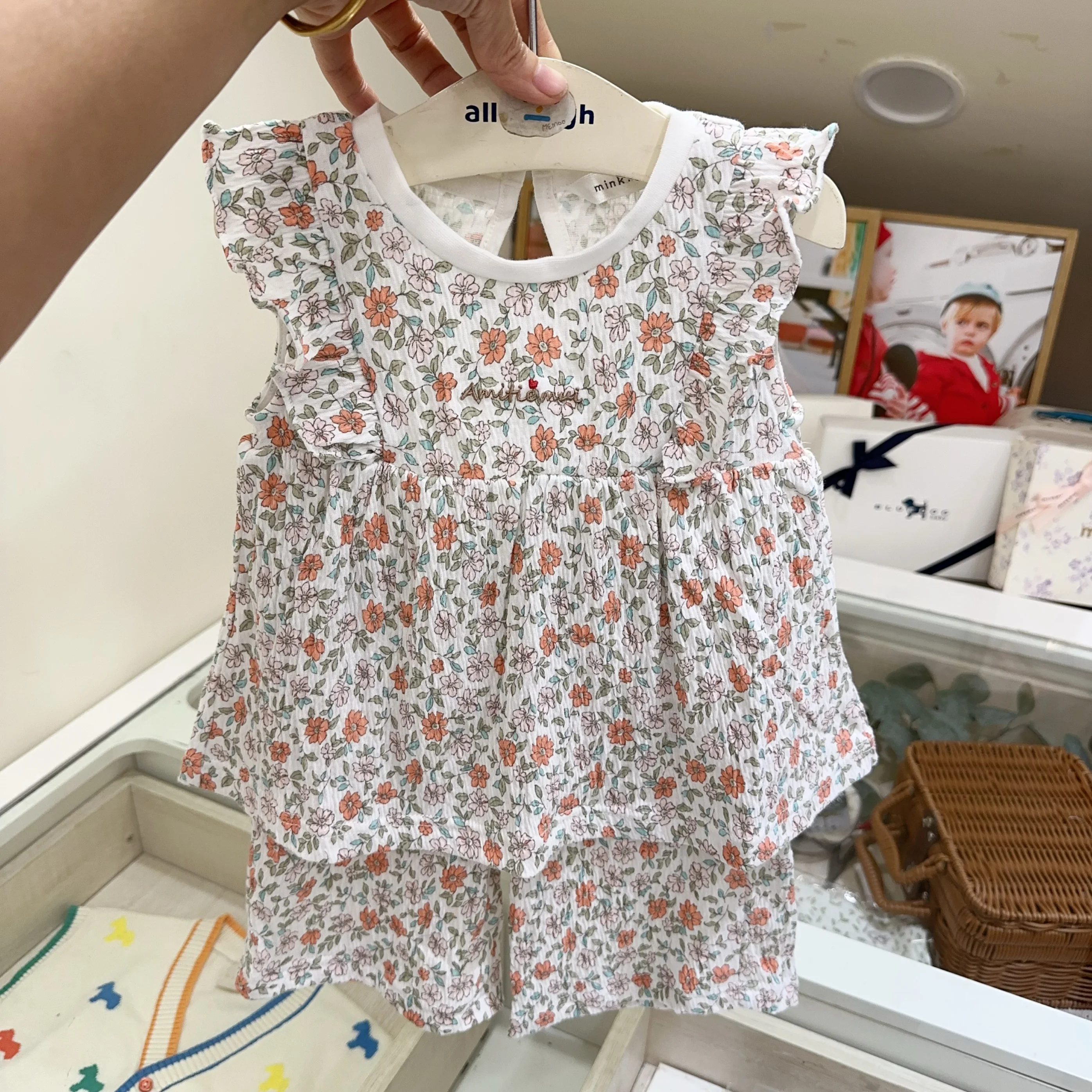 Cotton Floral Print Short Sleeve Short Set Comfortable Summer Outfit for Girls Baby Clothes Korean Style Children's Ensemble
Cotton Floral Print Short Sleeve Short Set Comfortable Summer Outfit for Girls Baby Clothes Korean Style Children's Ensemble