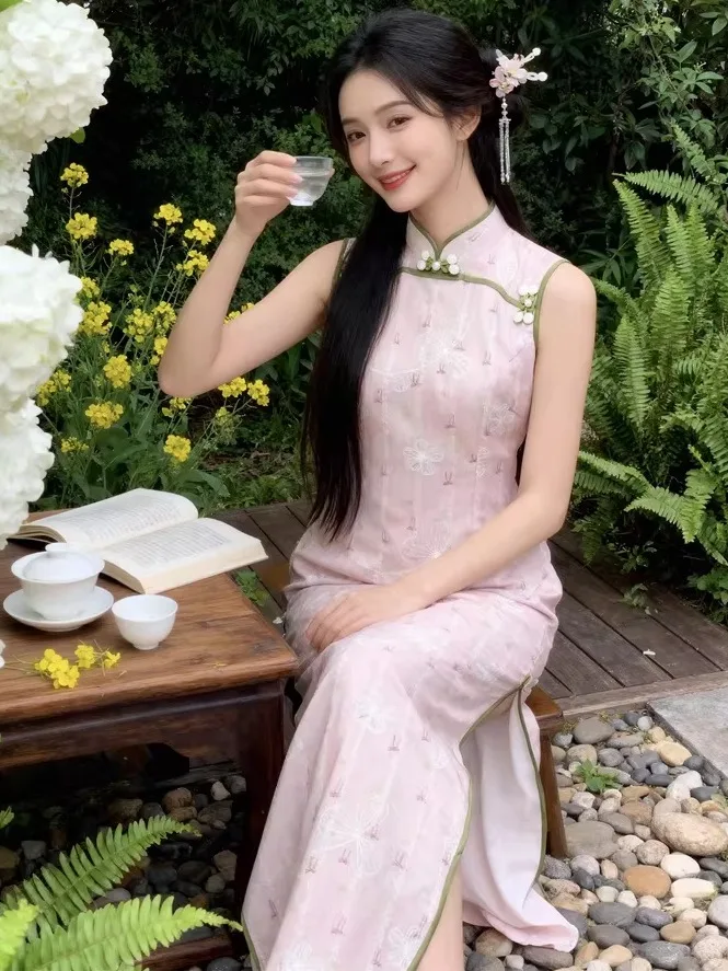 Young Sle Hong Kong Faion Svel Qipao Slimming Design Daily Wear Spring Summer New Arrival Floral Print Long Qipao
Young Sle Hong Kong Faion Svel Qipao Slimming Design Daily Wear Spring Summer New Arrival Floral Print Long Qipao