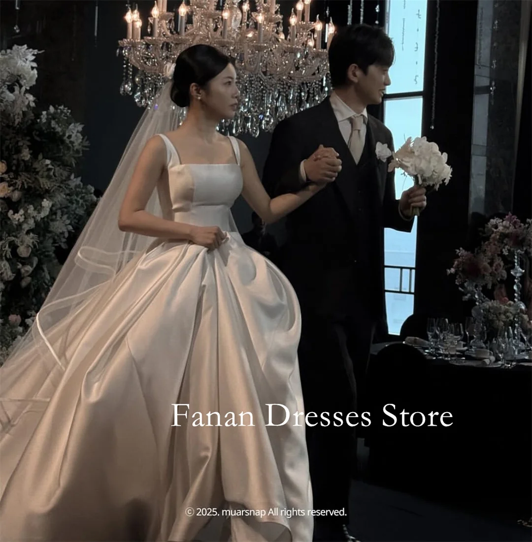 FANAN Square Neck Korea A-Line Wedding Dresses 웨딩드레스 Satin Ivory Backless Simple Customized Pretty Bride Gowns Plus Size
FANAN Square Neck Korea A-Line Wedding Dresses 웨딩드레스 Satin Ivory Backless Simple Customized Pretty Bride Gowns Plus Size