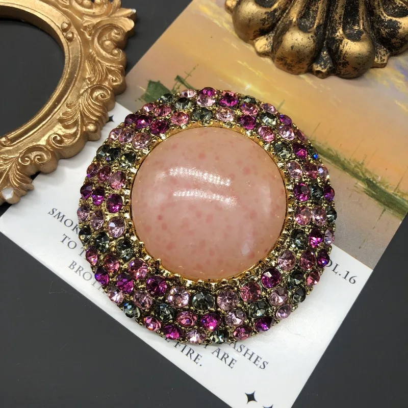 Vintage Jewelry Reflux Medieval Replica Colored Gemstone Inlaid with Watermelon Stone Brooch
Vintage Jewelry Reflux Medieval Replica Colored Gemstone Inlaid with Watermelon Stone Brooch