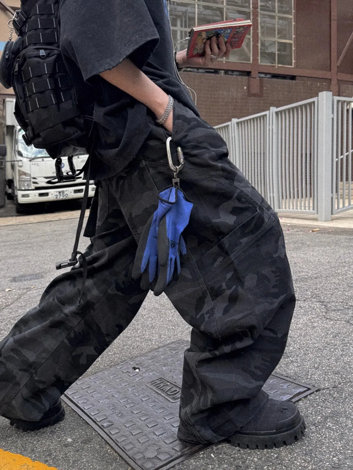 Mauroicardi Spring Autumn Long Colorful Camouflage Baggy Wide Leg Pants for Mens with Drawstring Waist Luxury Designer Clothes
Mauroicardi Spring Autumn Long Colorful Camouflage Baggy Wide Leg Pants for Mens with Drawstring Waist Luxury Designer Clothes