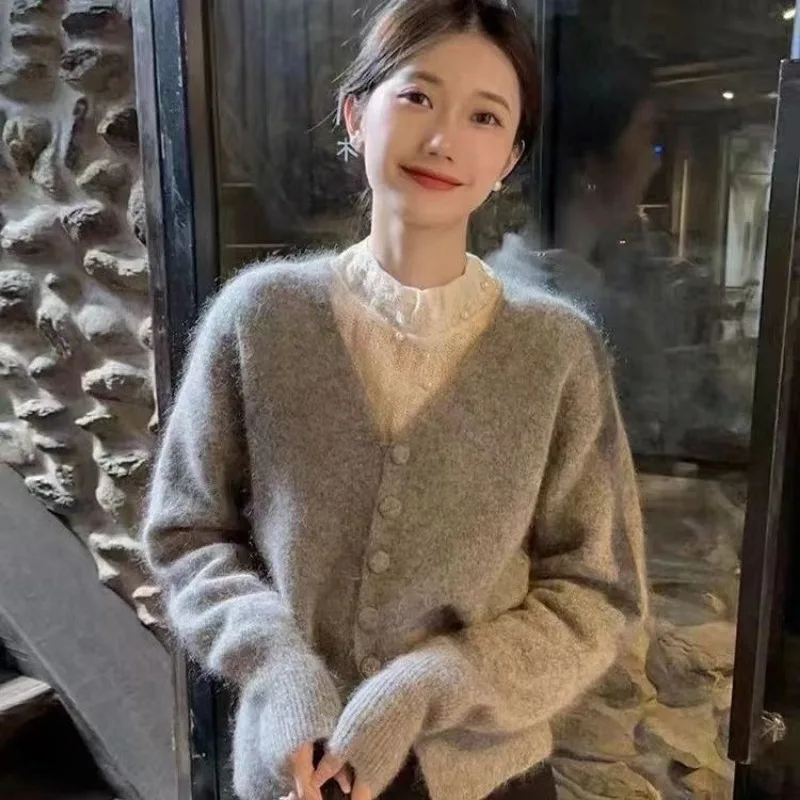 V-neck Knitting Cardigan Coat Women Autumn Winter Simplicity Office Lady Solid Color Sweater Elegant Temperament Knitwear Tops
V-neck Knitting Cardigan Coat Women Autumn Winter Simplicity Office Lady Solid Color Sweater Elegant Temperament Knitwear Tops